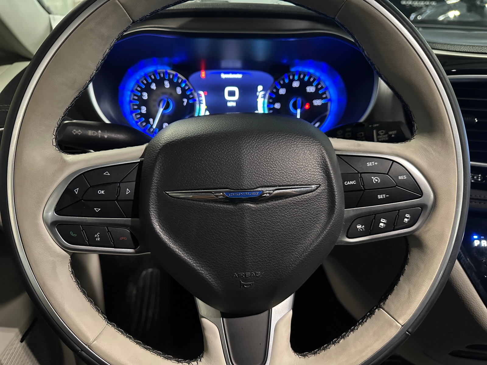 Thumbnail: 2017 Chrysler Pacifica - 4