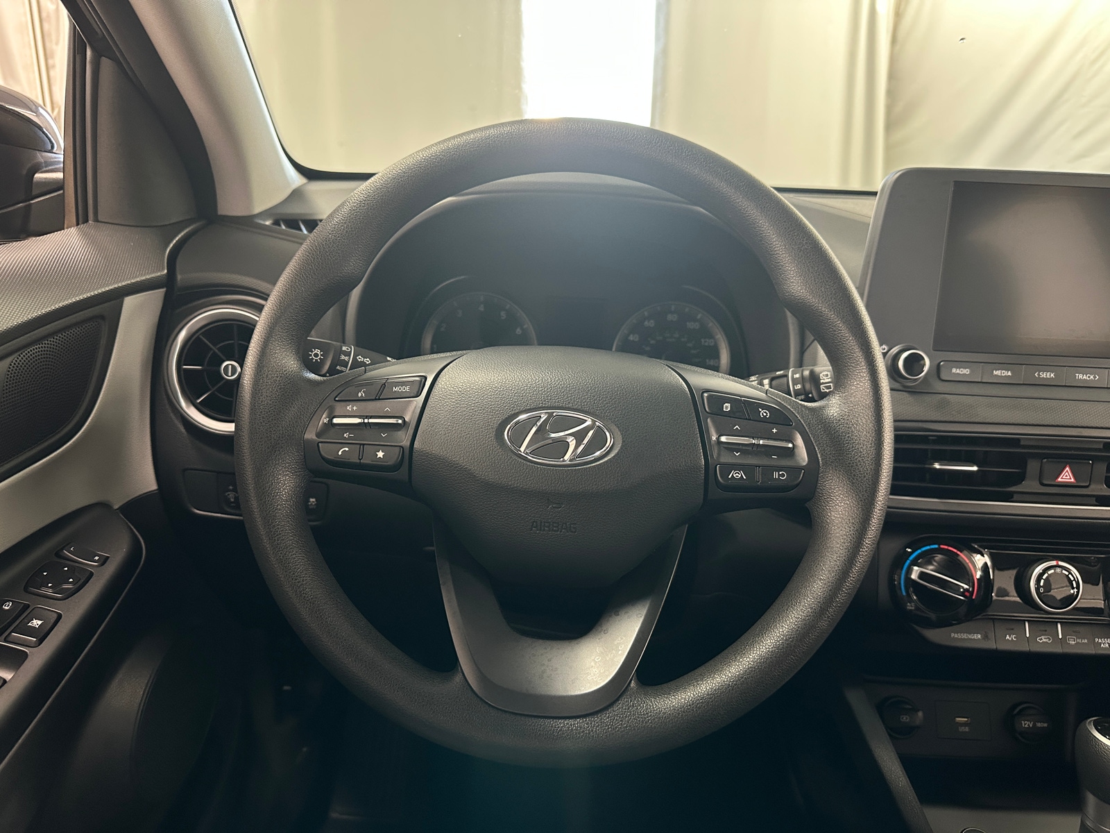 Thumbnail: 2022 Hyundai Kona - 5
