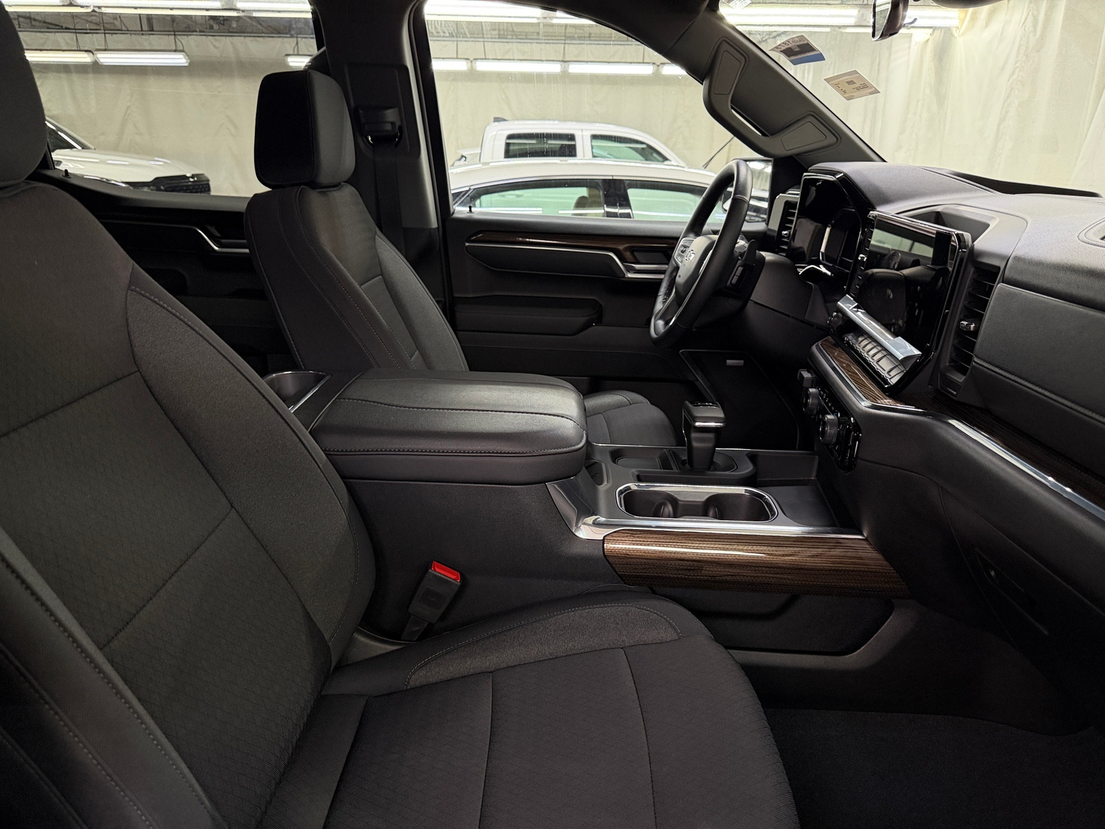 Thumbnail: 2025 Chevrolet Silverado 1500 - 2