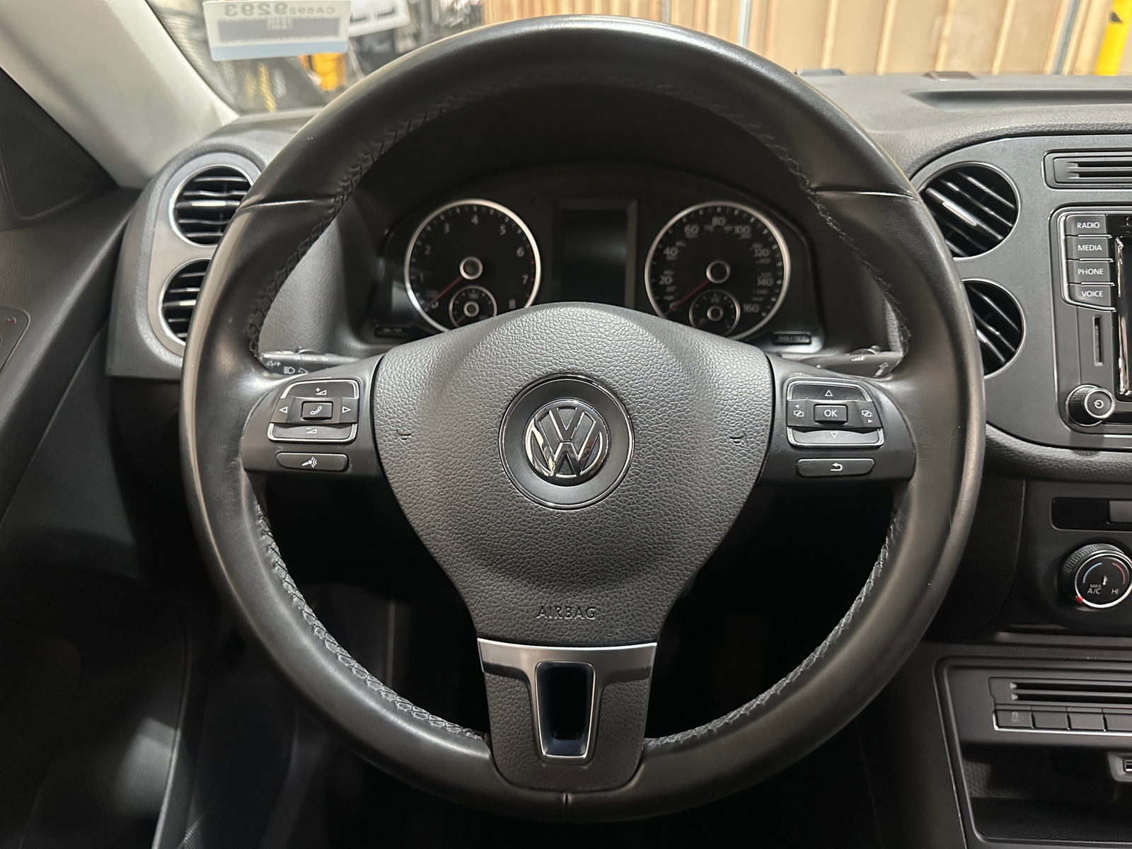 Thumbnail: 2018 Volkswagen Tiguan - 5
