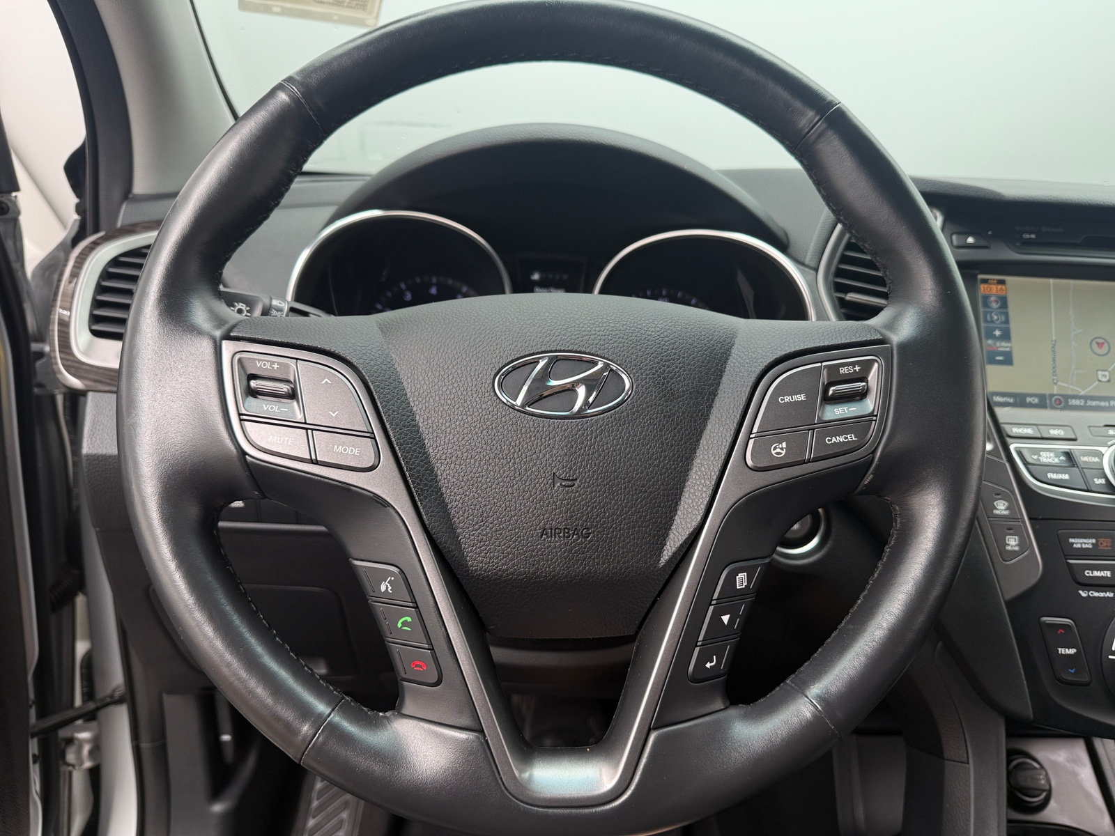 Thumbnail: 2016 Hyundai Santa Fe - 4