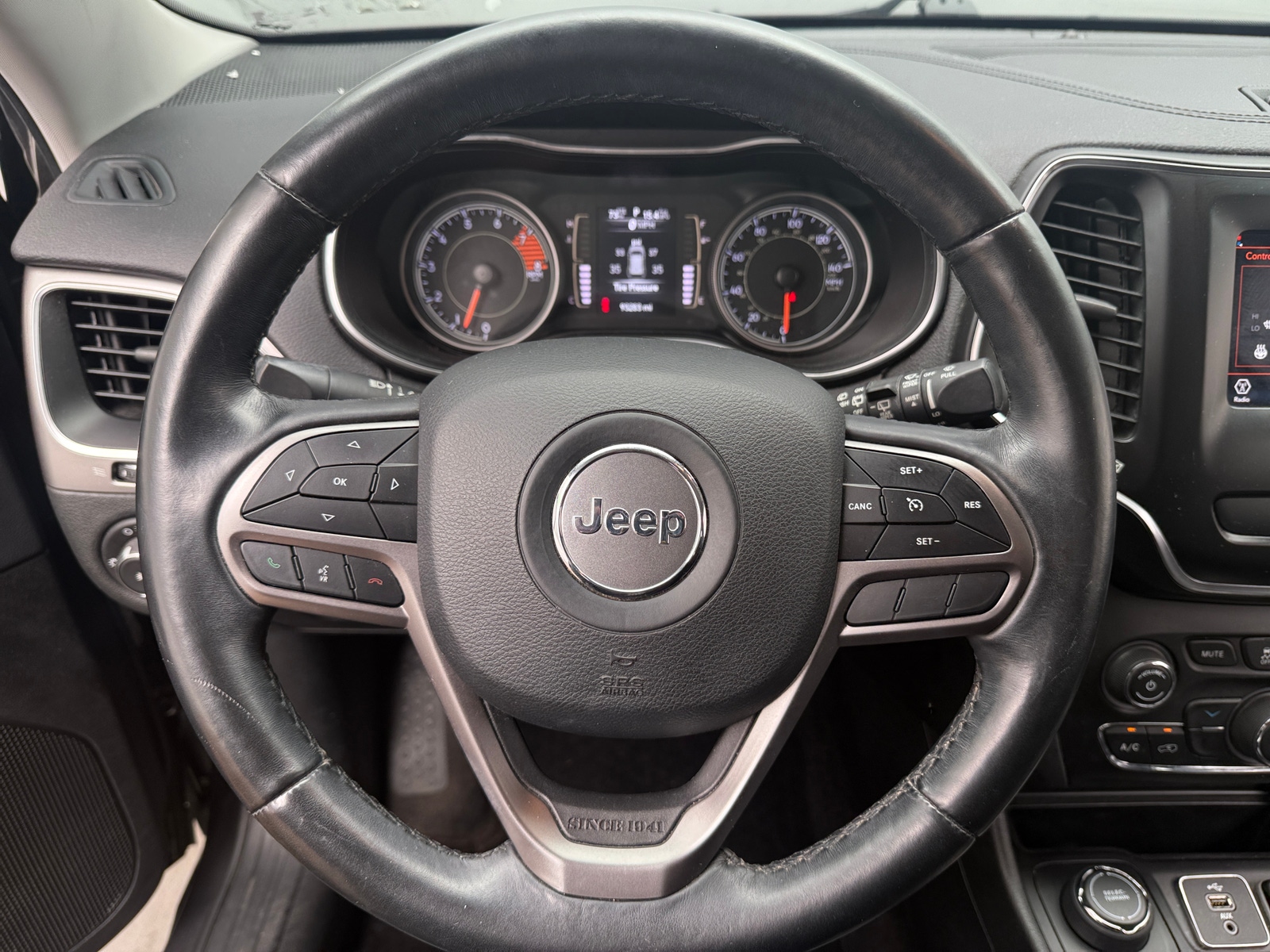 Thumbnail: 2019 Jeep Cherokee - 5