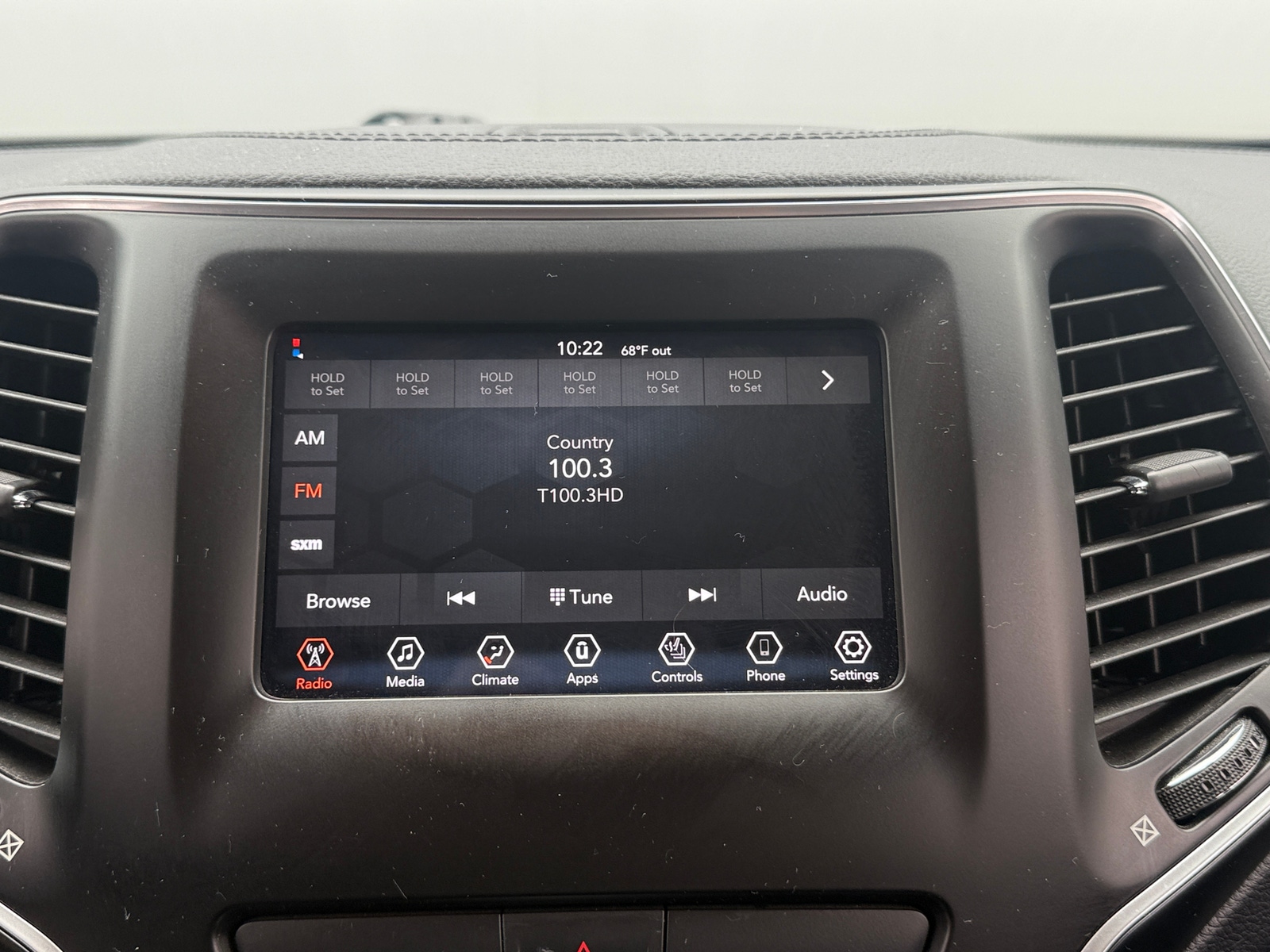 Thumbnail: 2019 Jeep Cherokee - 4