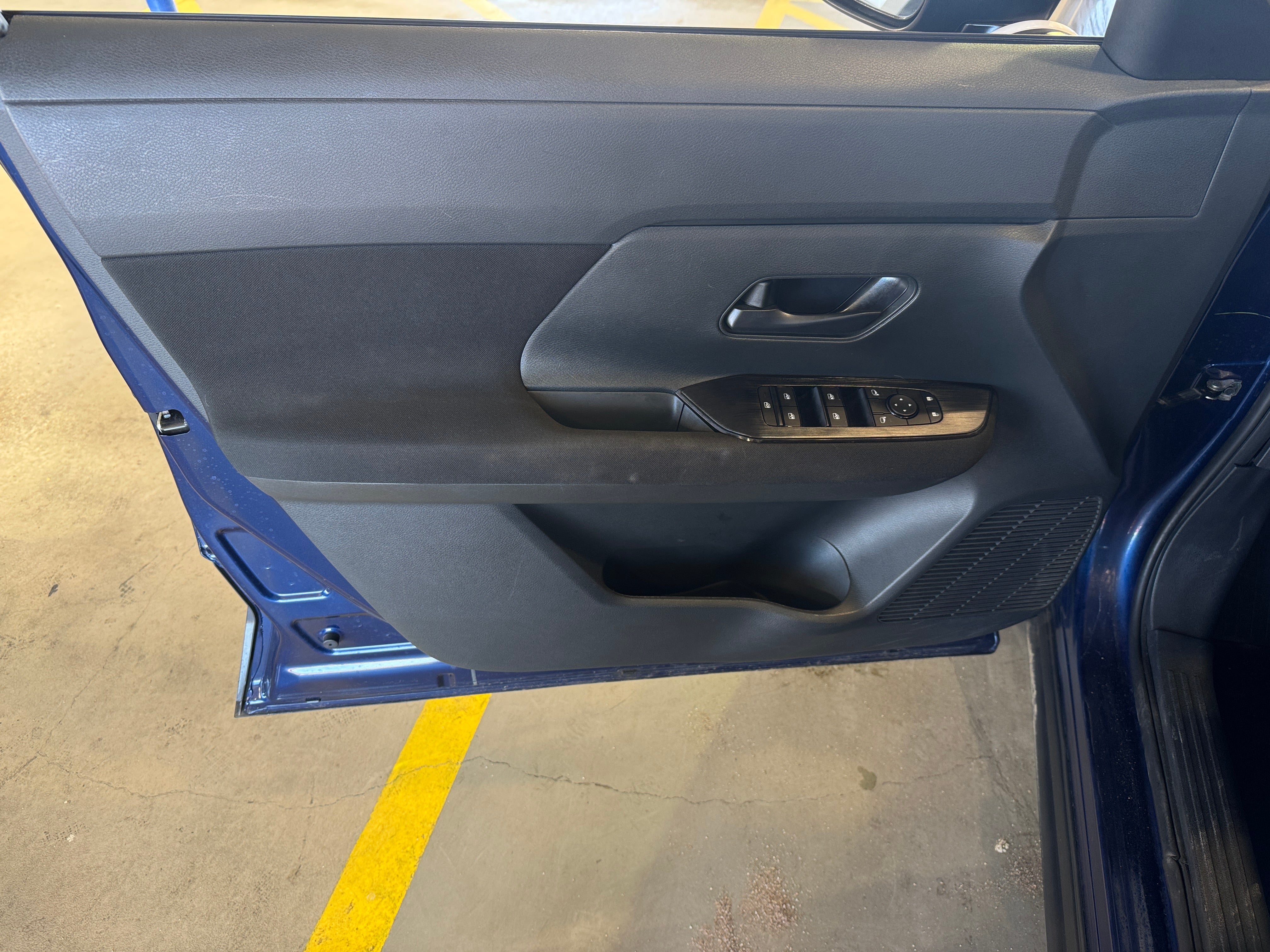 2025 Nissan Kicks S AWD