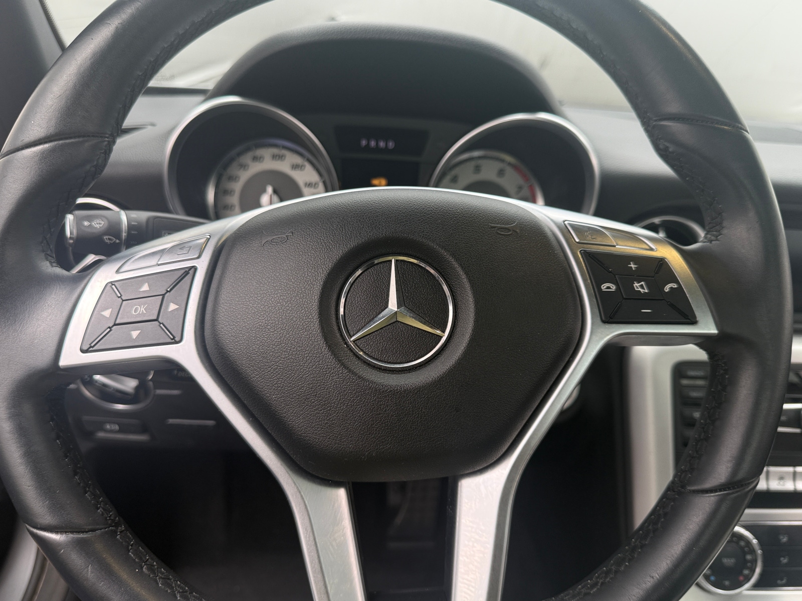 Thumbnail: 2014 Mercedes-Benz SLK - 4