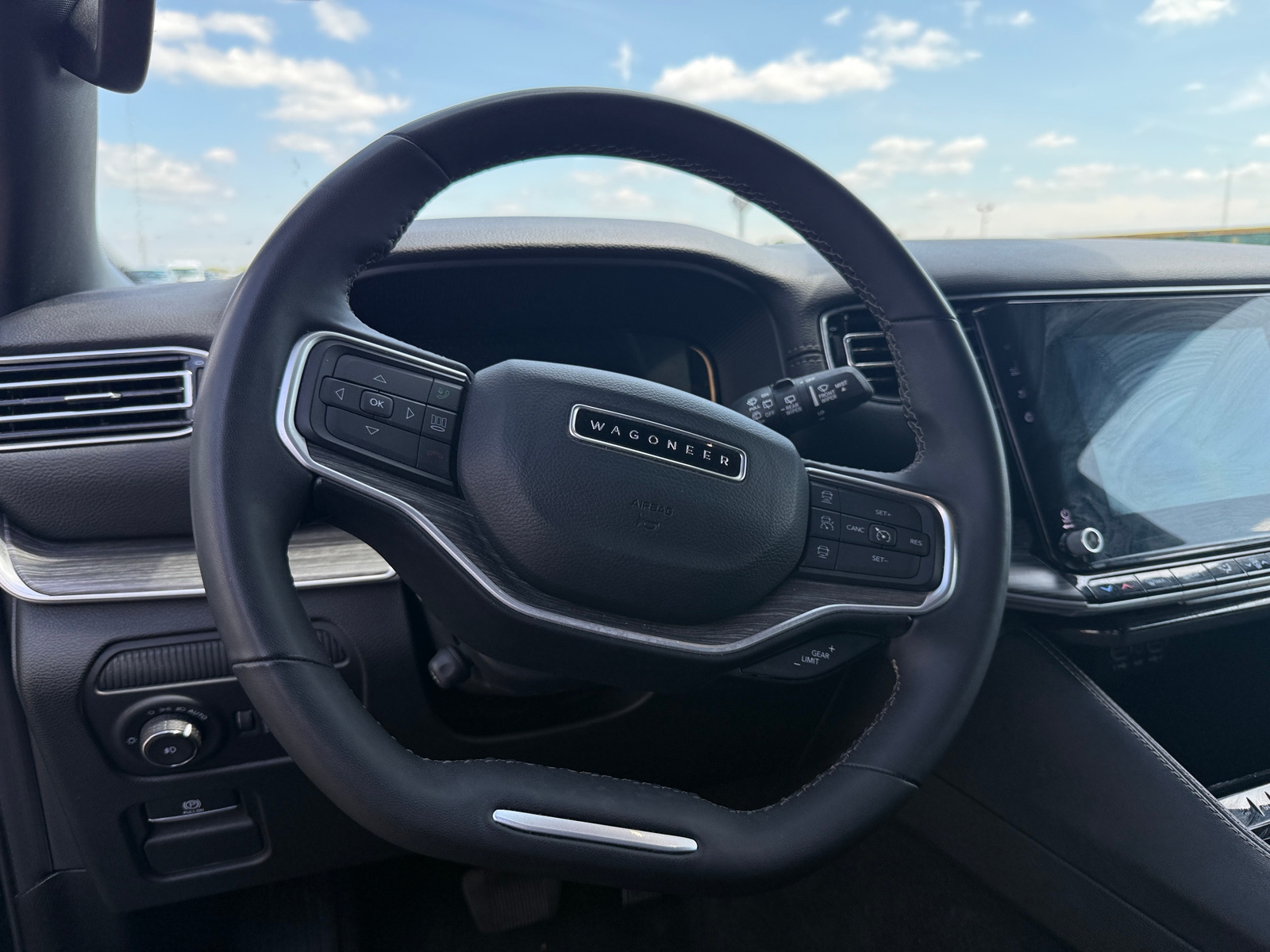 Thumbnail: 2024 Jeep Wagoneer - 4