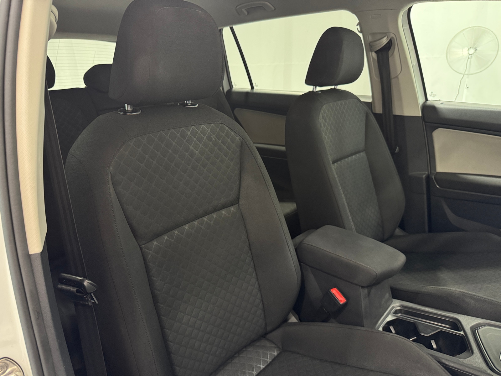 Thumbnail: 2020 Volkswagen Tiguan - 2