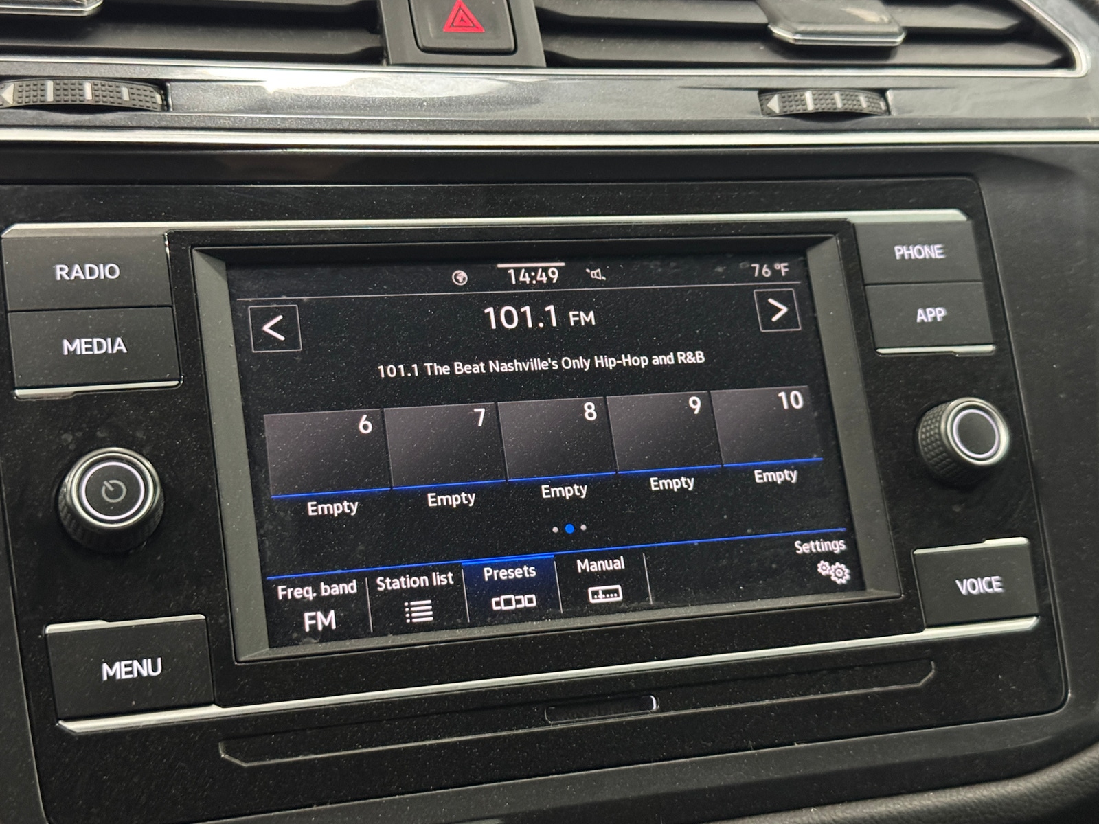 Thumbnail: 2020 Volkswagen Tiguan - 4