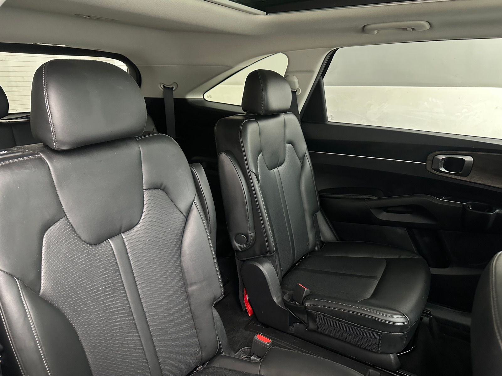 Thumbnail: 2022 Kia Sorento - 5