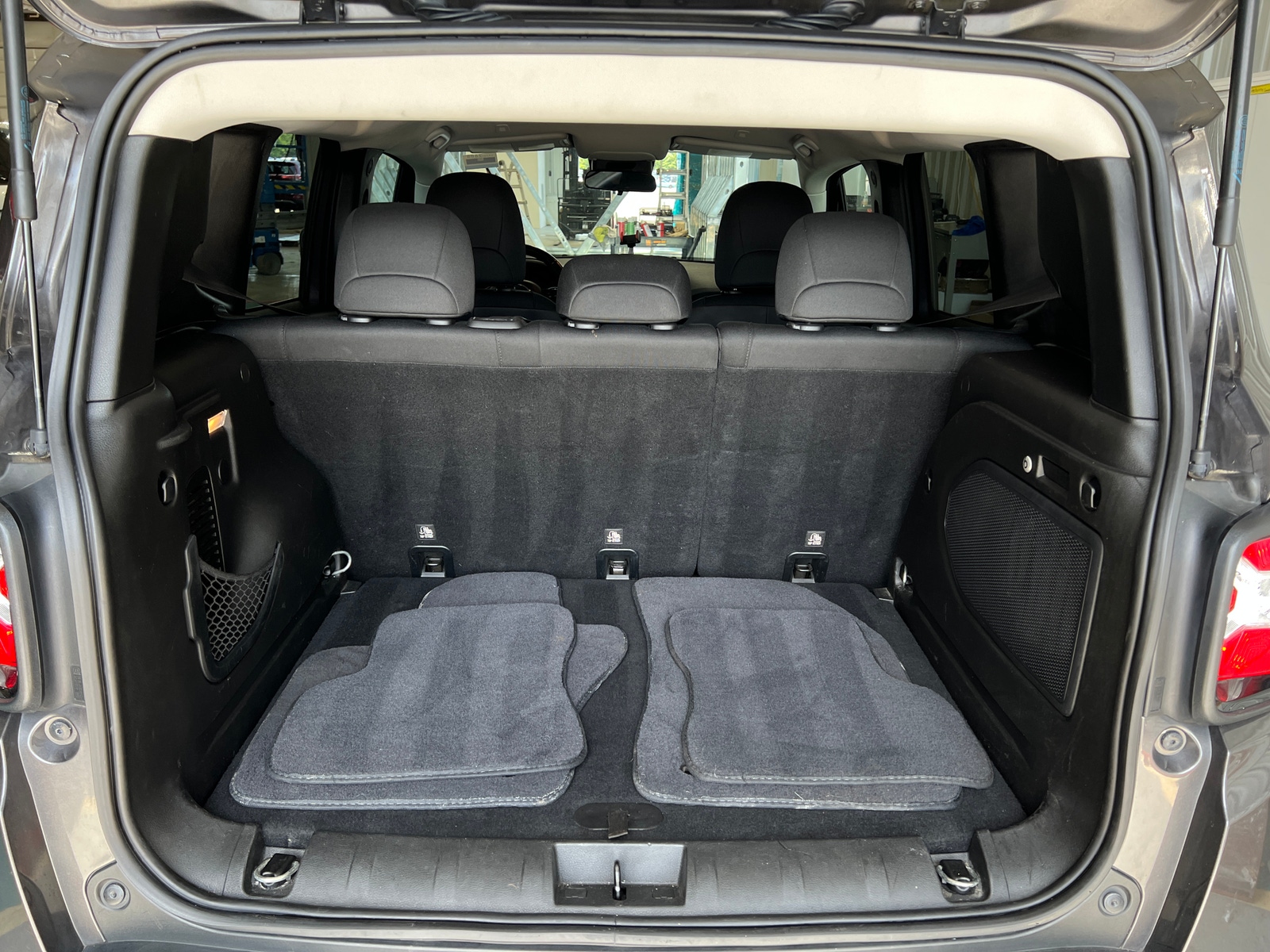 Thumbnail: 2018 Jeep Renegade - 7