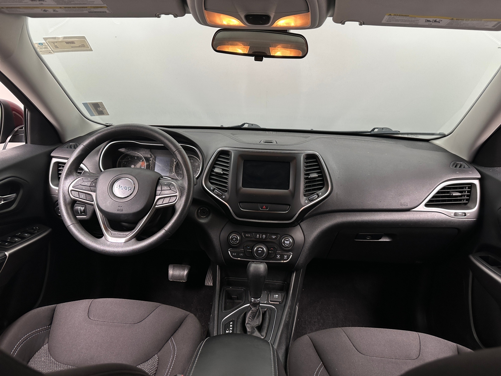 Thumbnail: 2019 Jeep Cherokee - 3