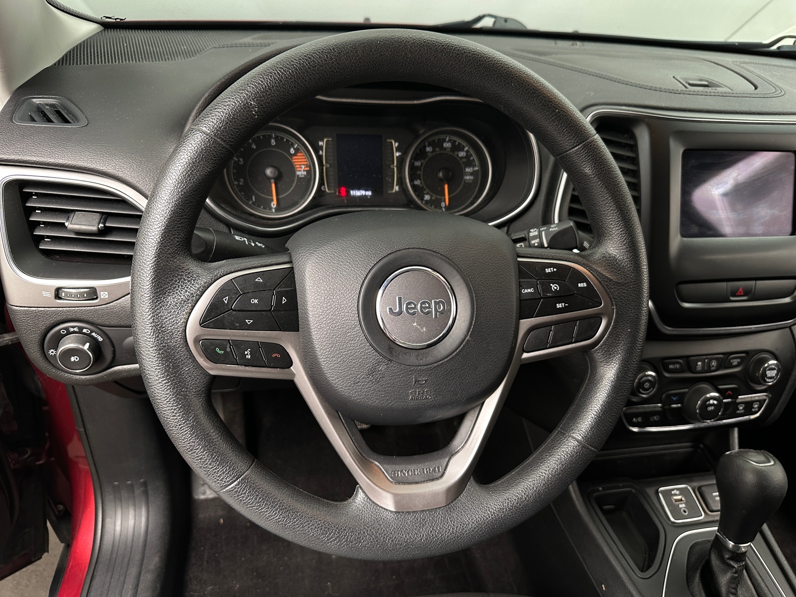 Thumbnail: 2019 Jeep Cherokee - 5