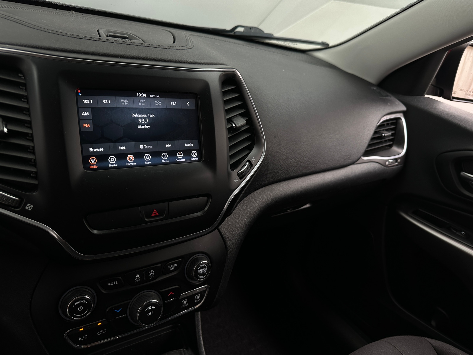 Thumbnail: 2019 Jeep Cherokee - 4