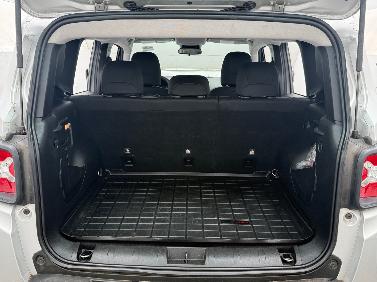 Thumbnail: 2021 Jeep Renegade - 7