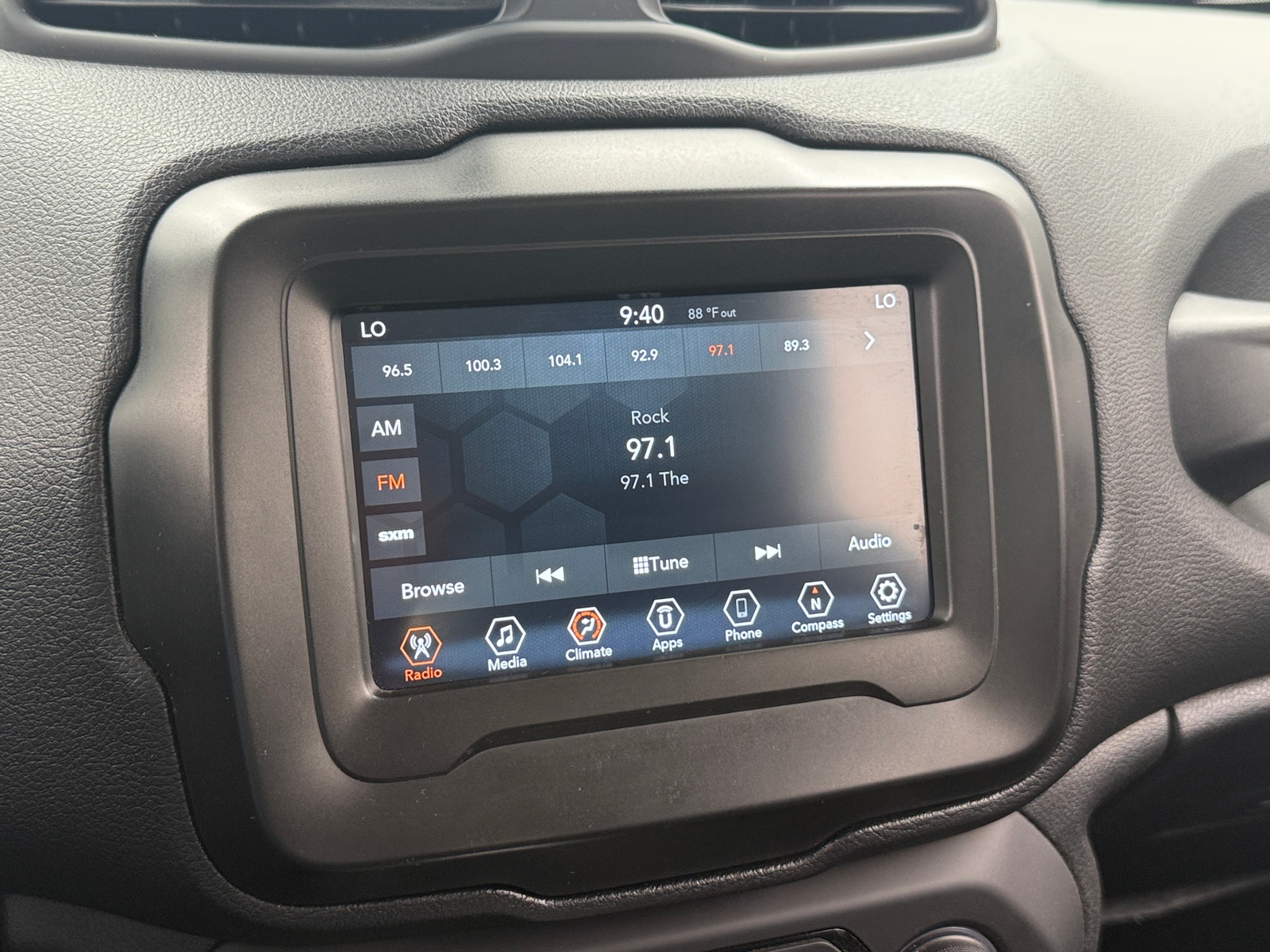 Thumbnail: 2021 Jeep Renegade - 4