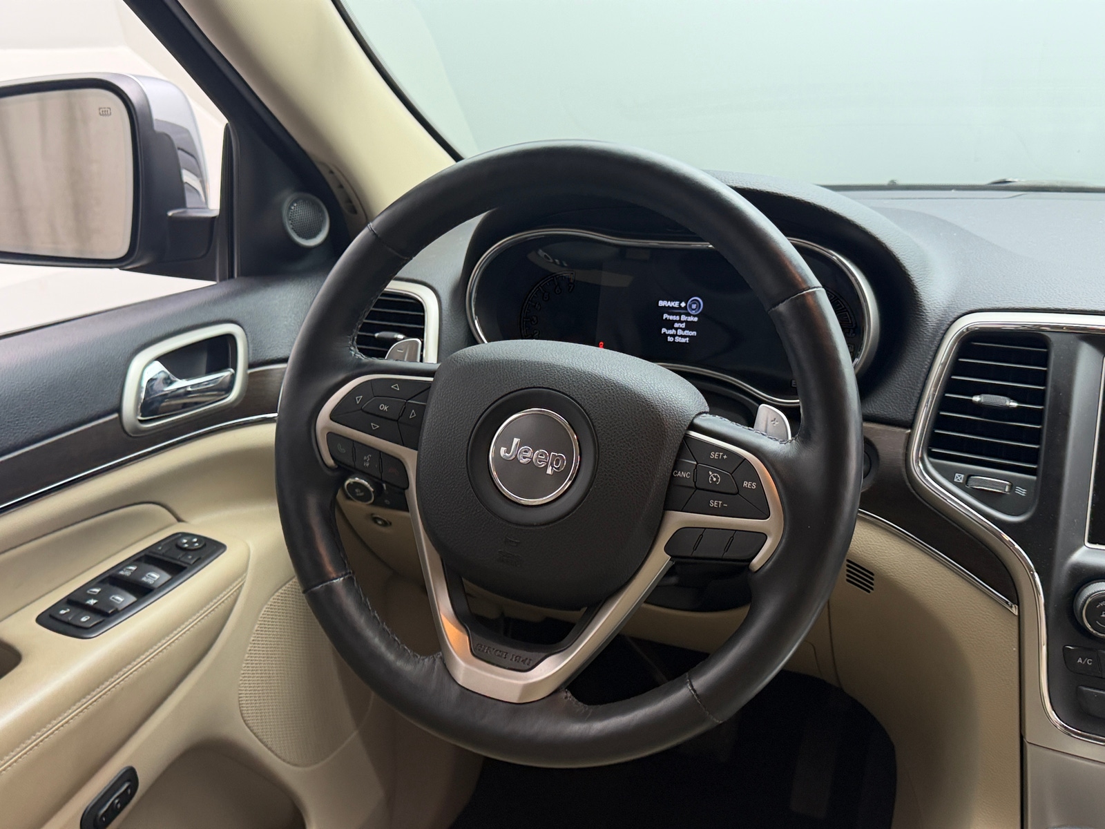 Thumbnail: 2017 Jeep Grand Cherokee - 4