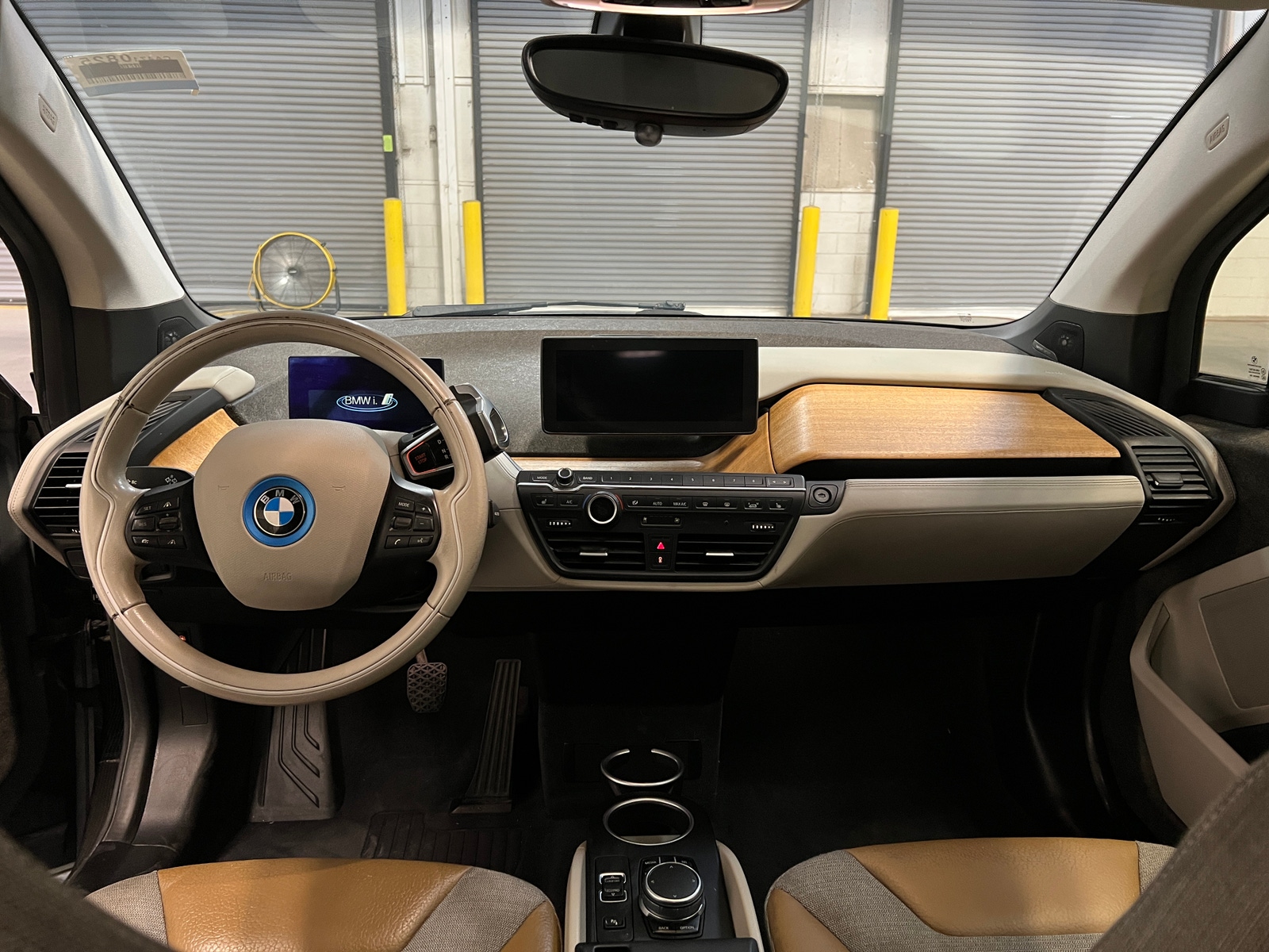 Thumbnail: 2017 BMW i3 - 3