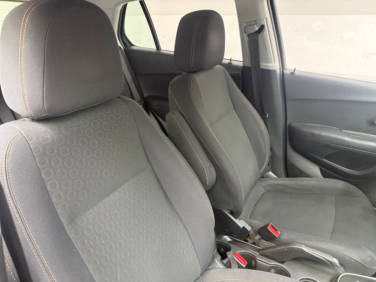 Thumbnail: 2017 Chevrolet Trax - 2