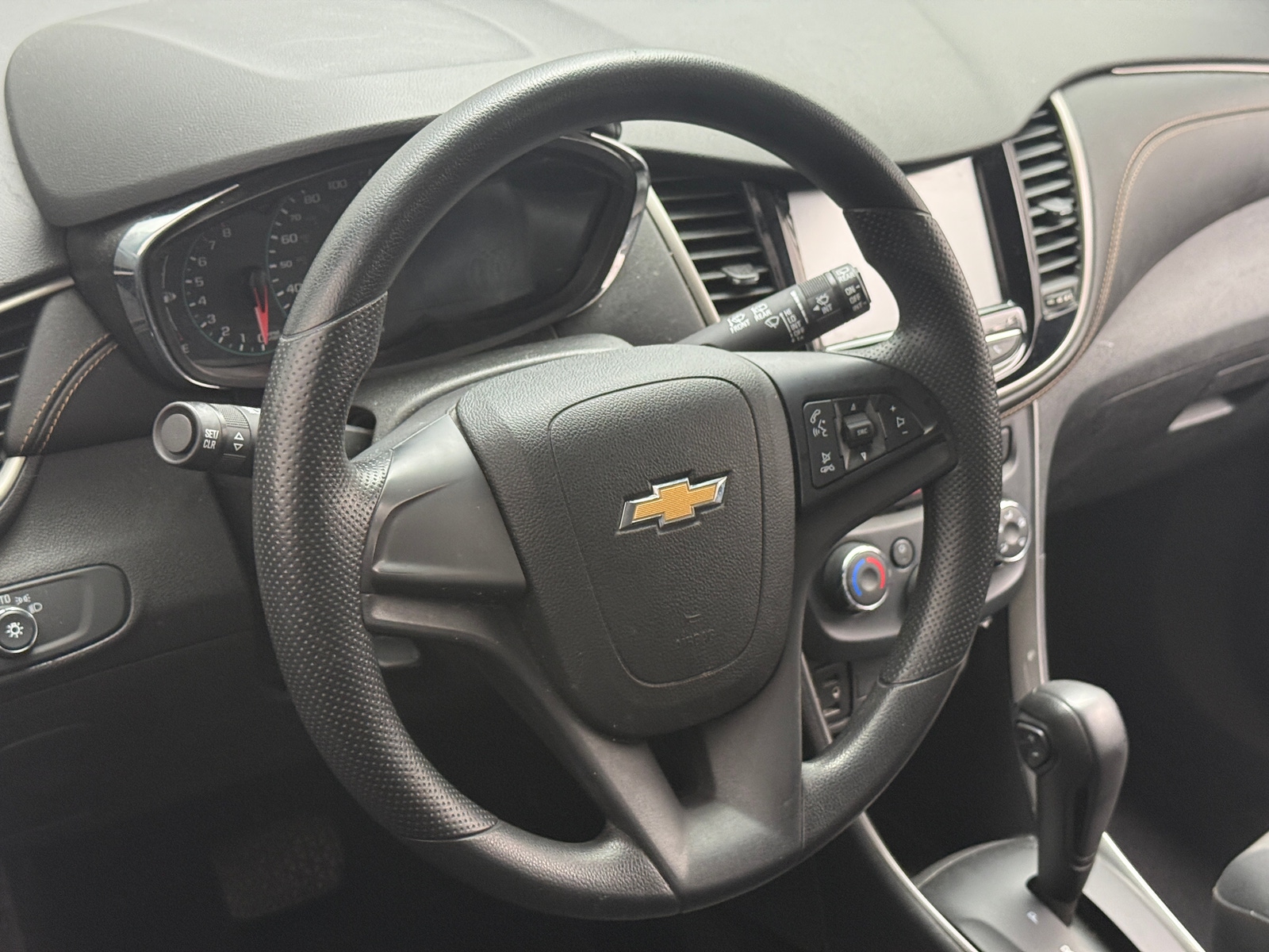 Thumbnail: 2017 Chevrolet Trax - 5
