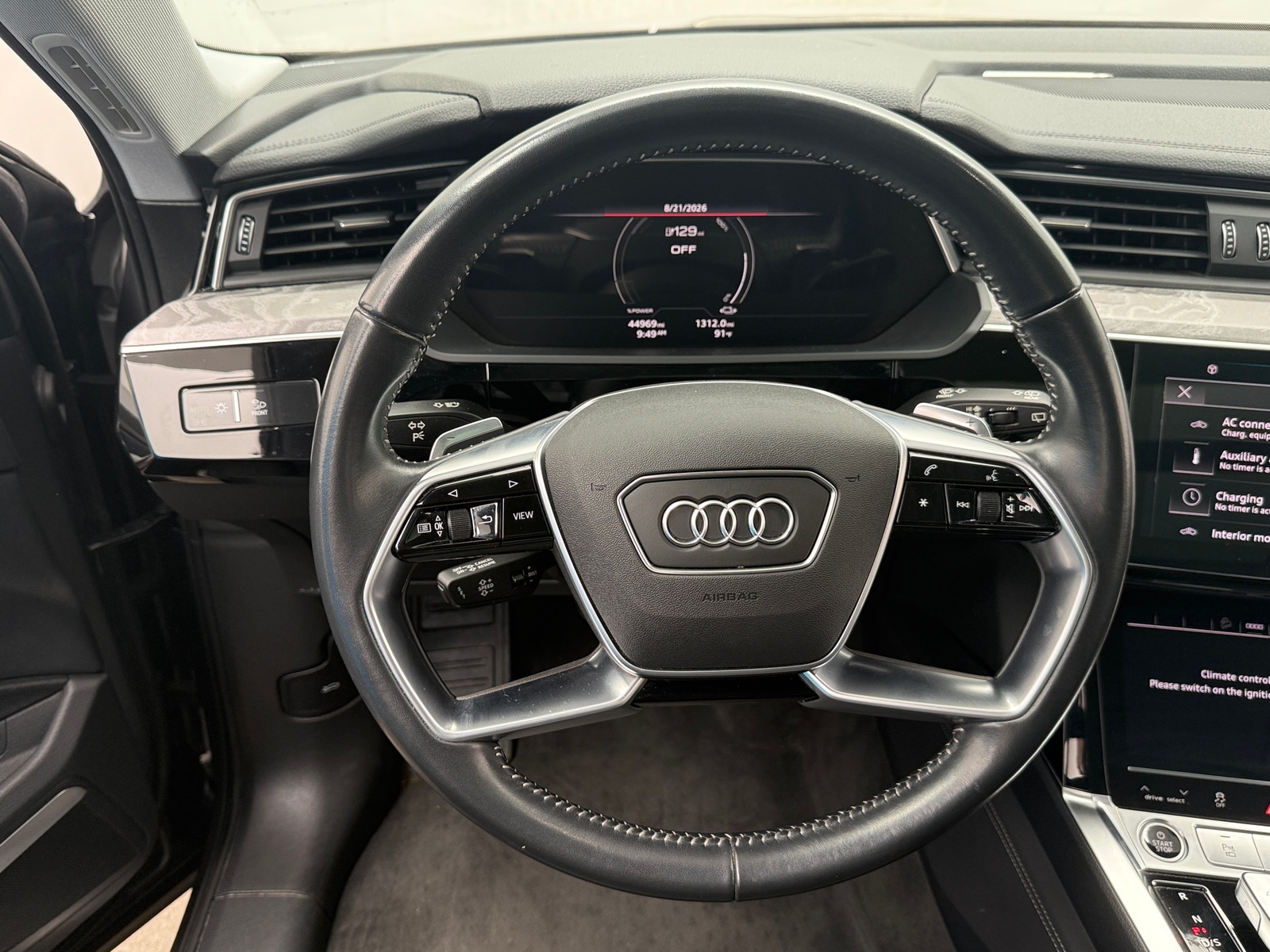 Thumbnail: 2021 Audi e-tron - 4