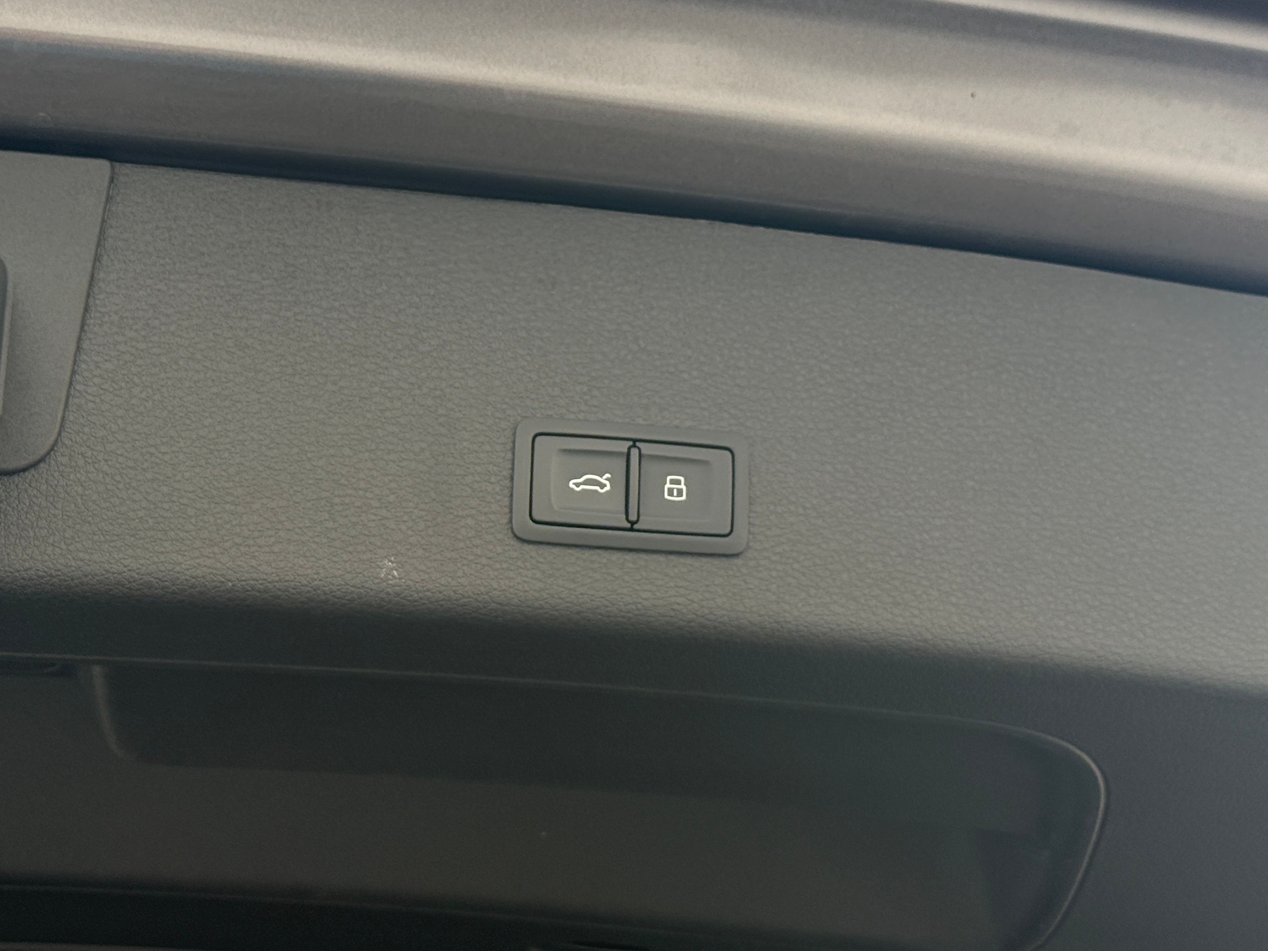 Used 2021 Audi e-tron Premium Plus with VIN WA1LAAGE9MB017692 for sale in Oak Creek, WI