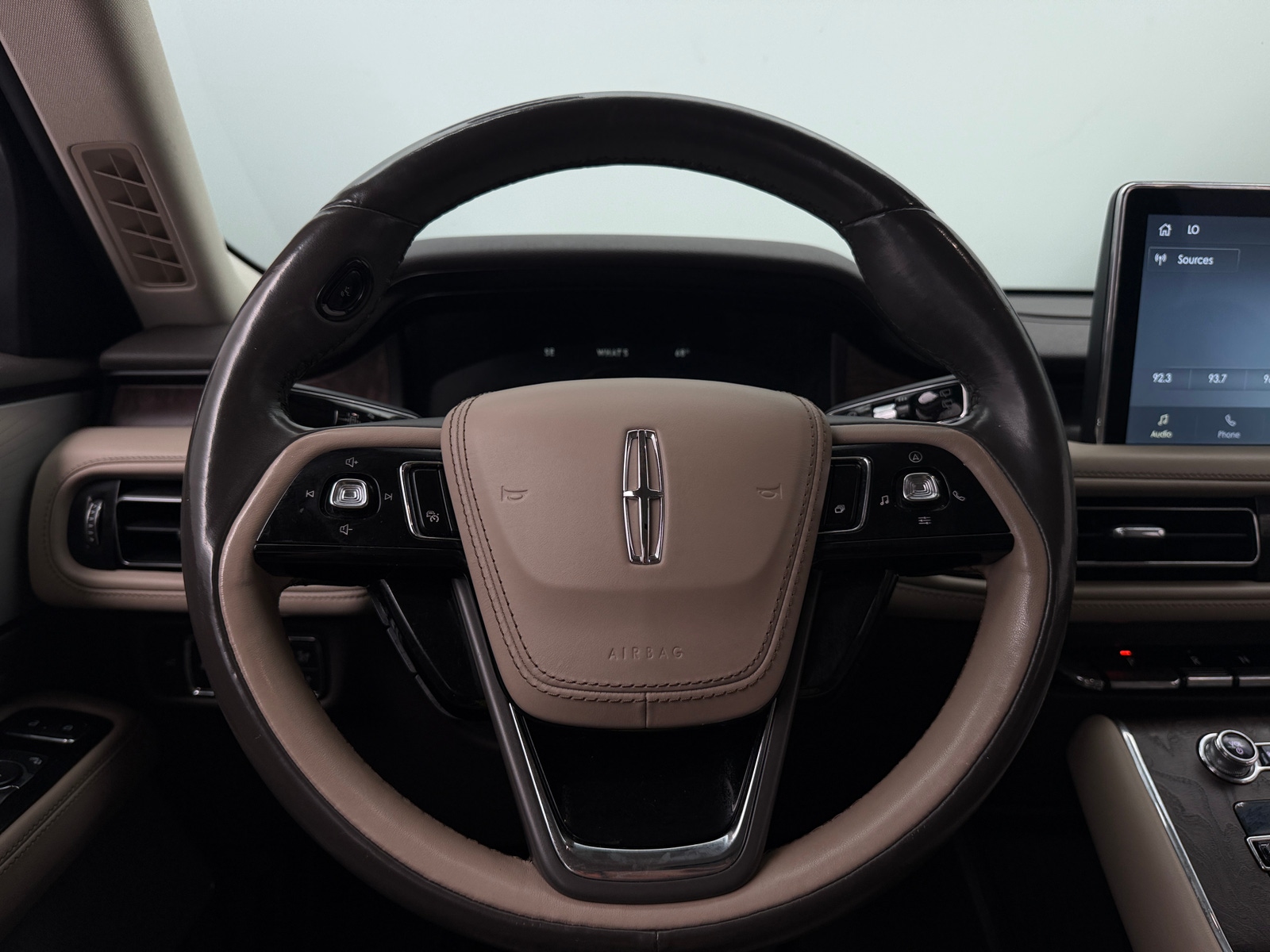 Thumbnail: 2020 Lincoln Aviator - 4