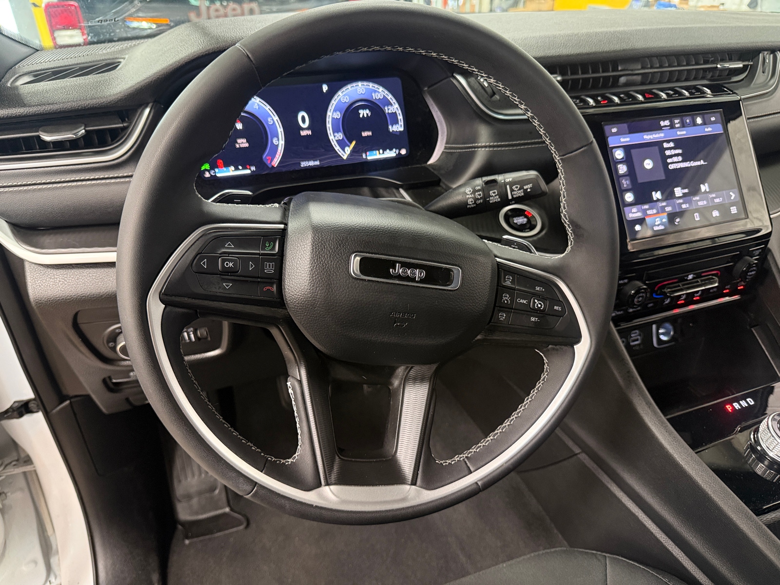 Thumbnail: 2024 Jeep Grand Cherokee L - 5