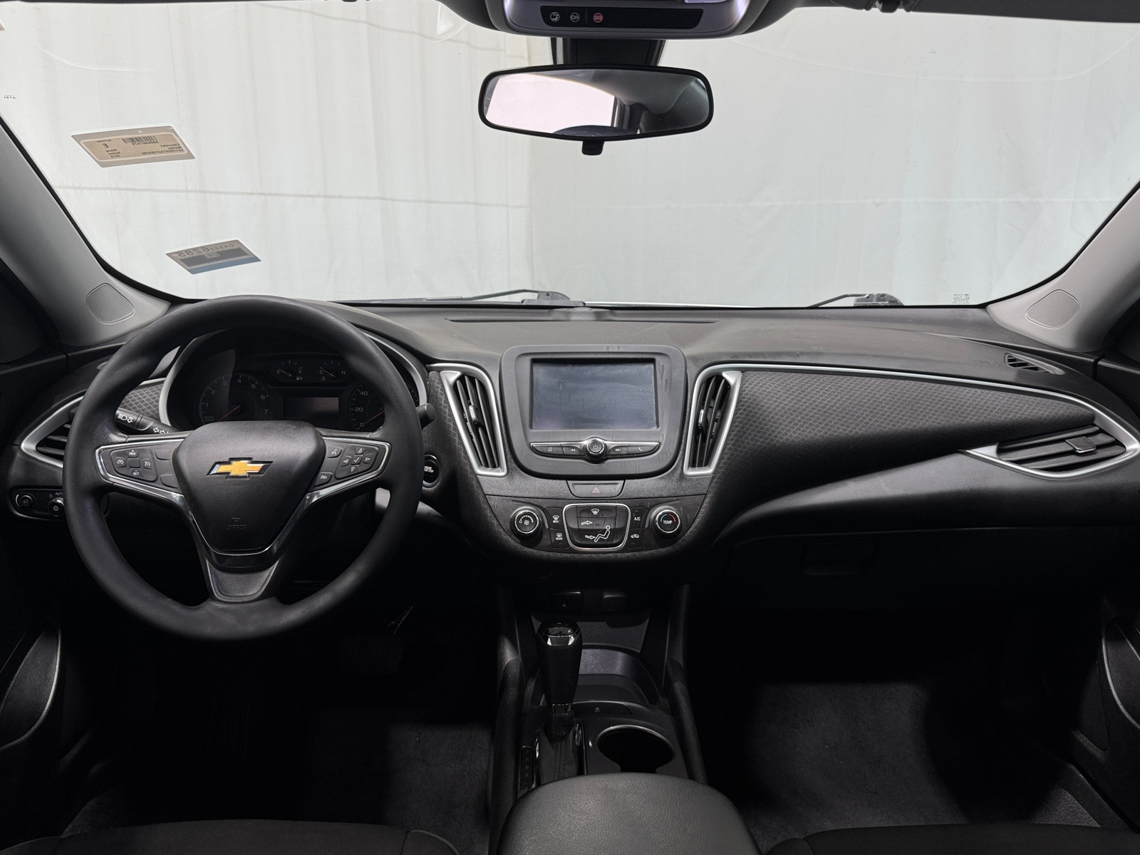 Thumbnail: 2018 Chevrolet Malibu - 3