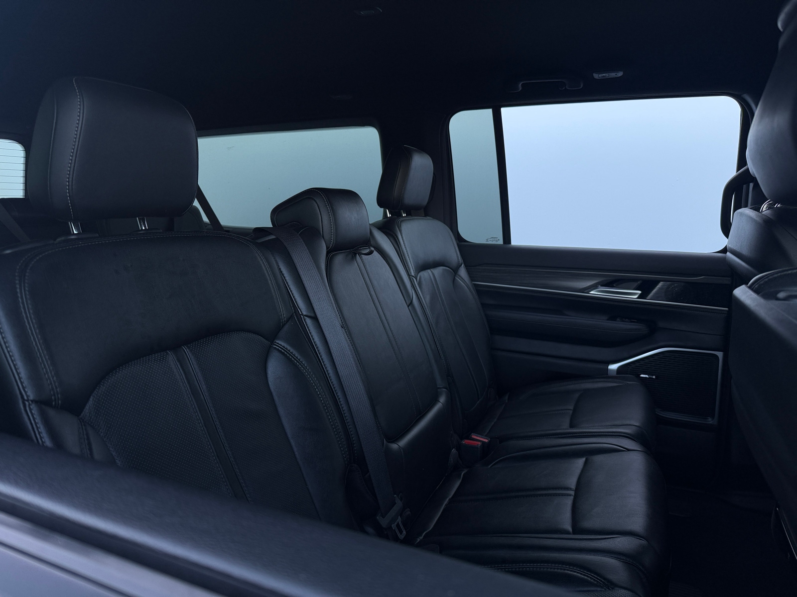 Thumbnail: 2024 Jeep Wagoneer - 5