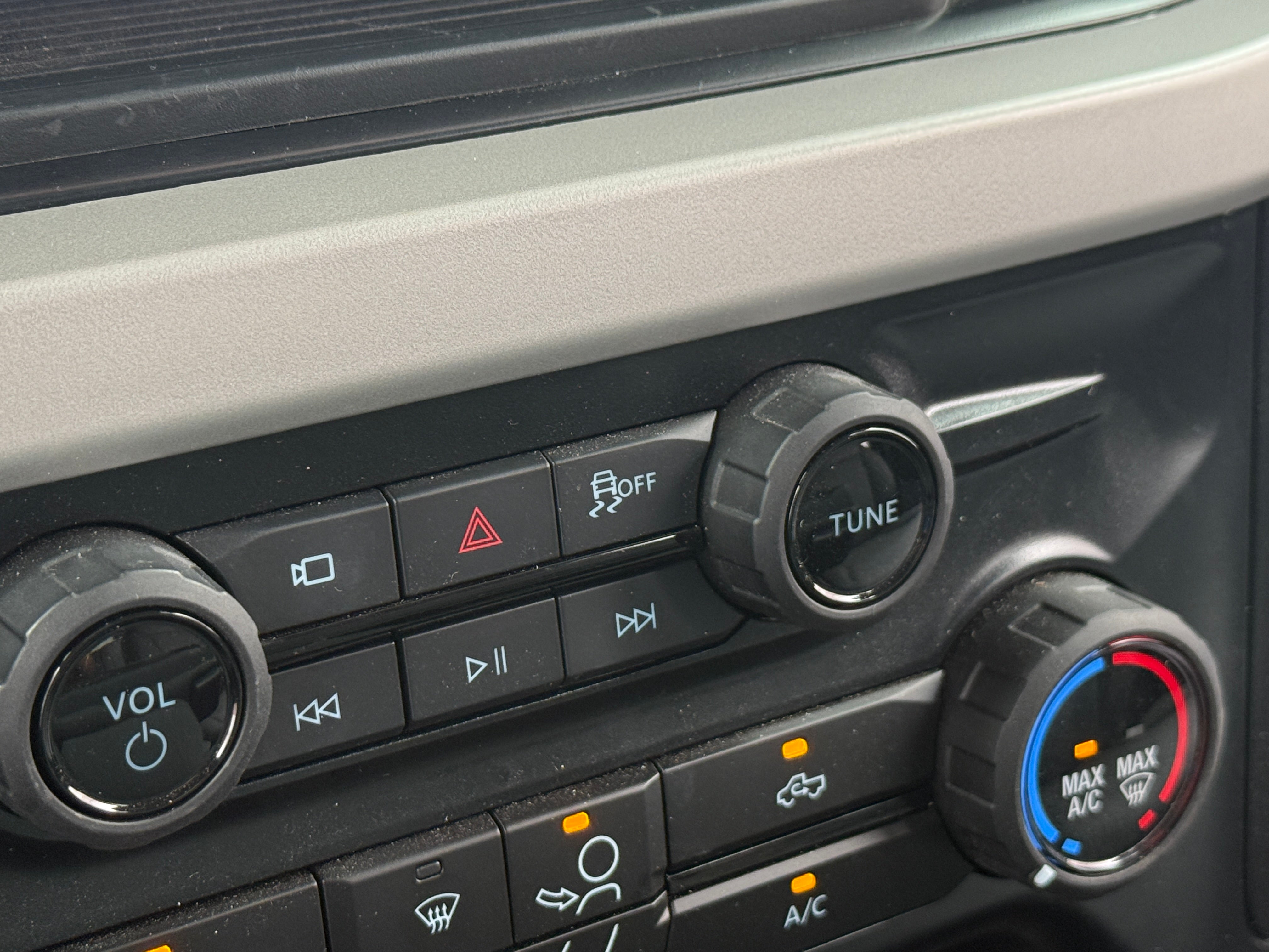 2025 Ford F-350 Super Duty XLT - Photo 12