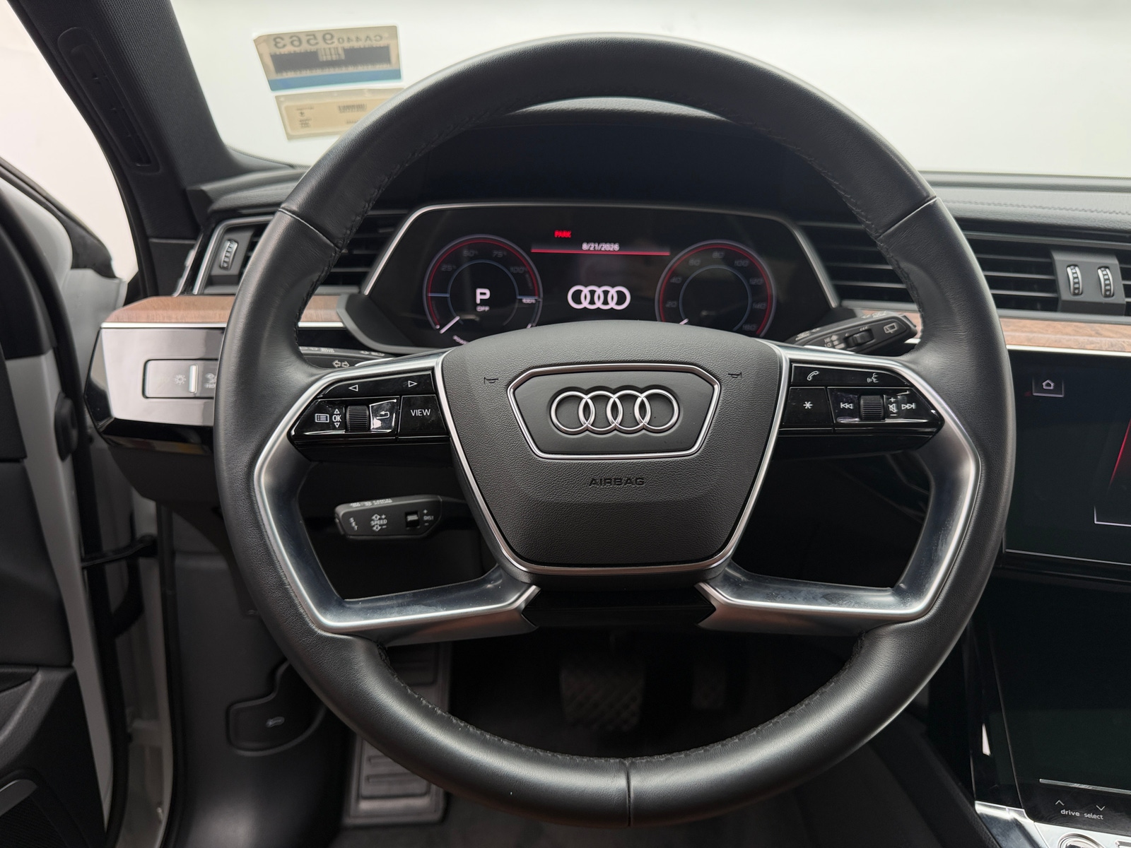 Thumbnail: 2023 Audi e-tron - 4