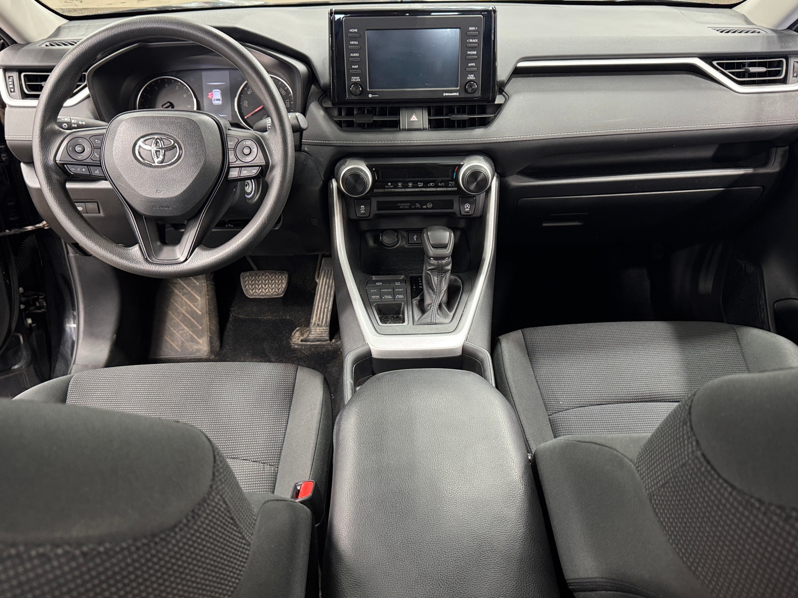 Thumbnail: 2020 Toyota RAV4 - 3