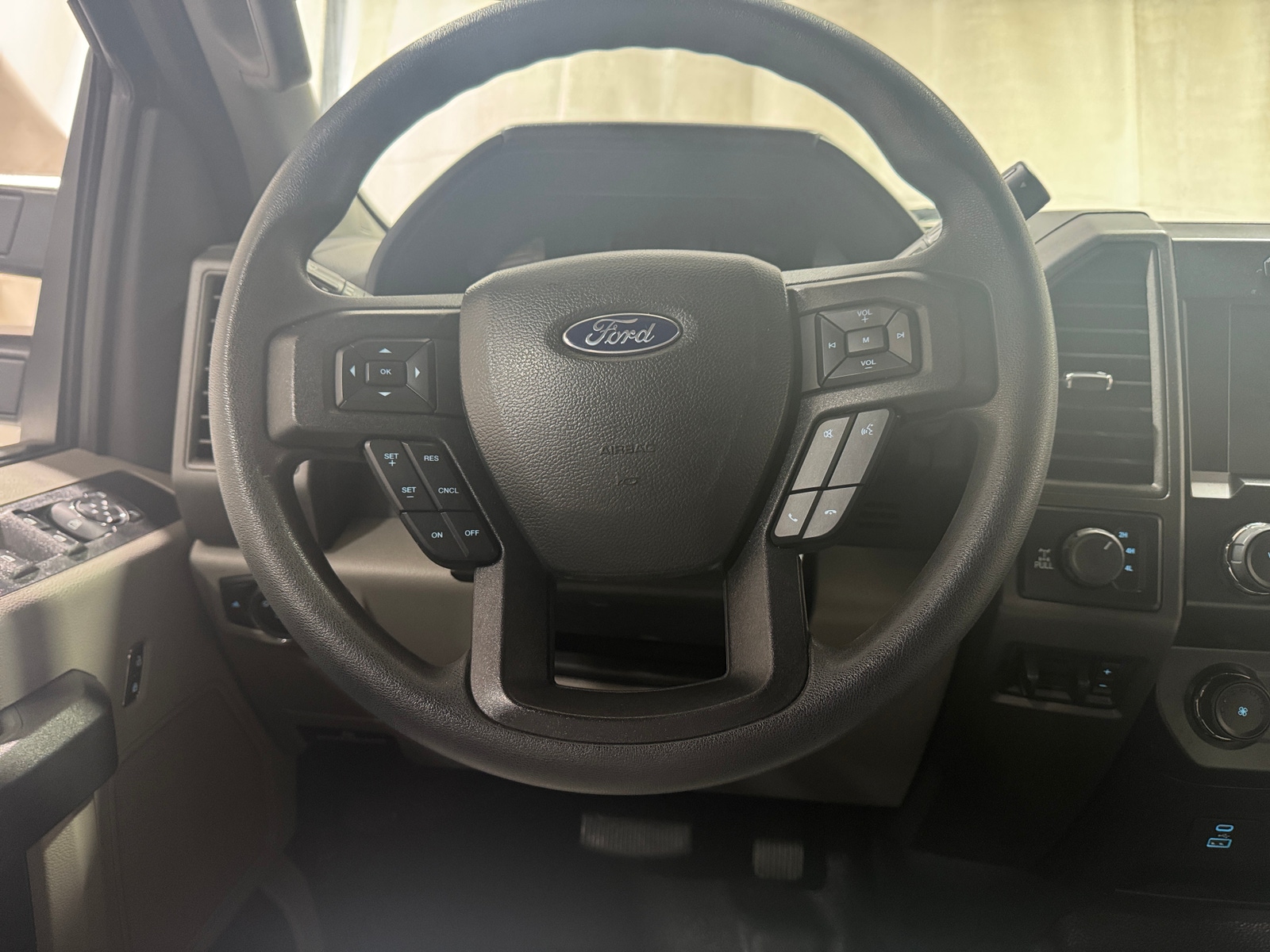 Thumbnail: 2022 Ford Econoline - 5