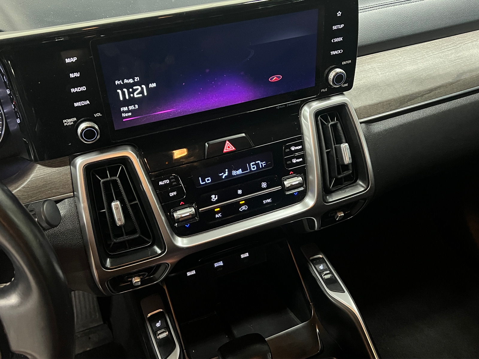 Thumbnail: 2022 Kia Sorento - 3