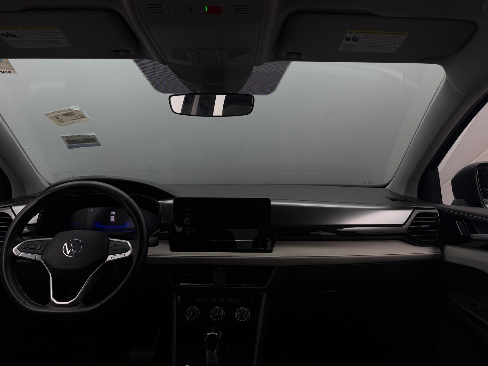 Thumbnail: 2025 Volkswagen Taos - 3