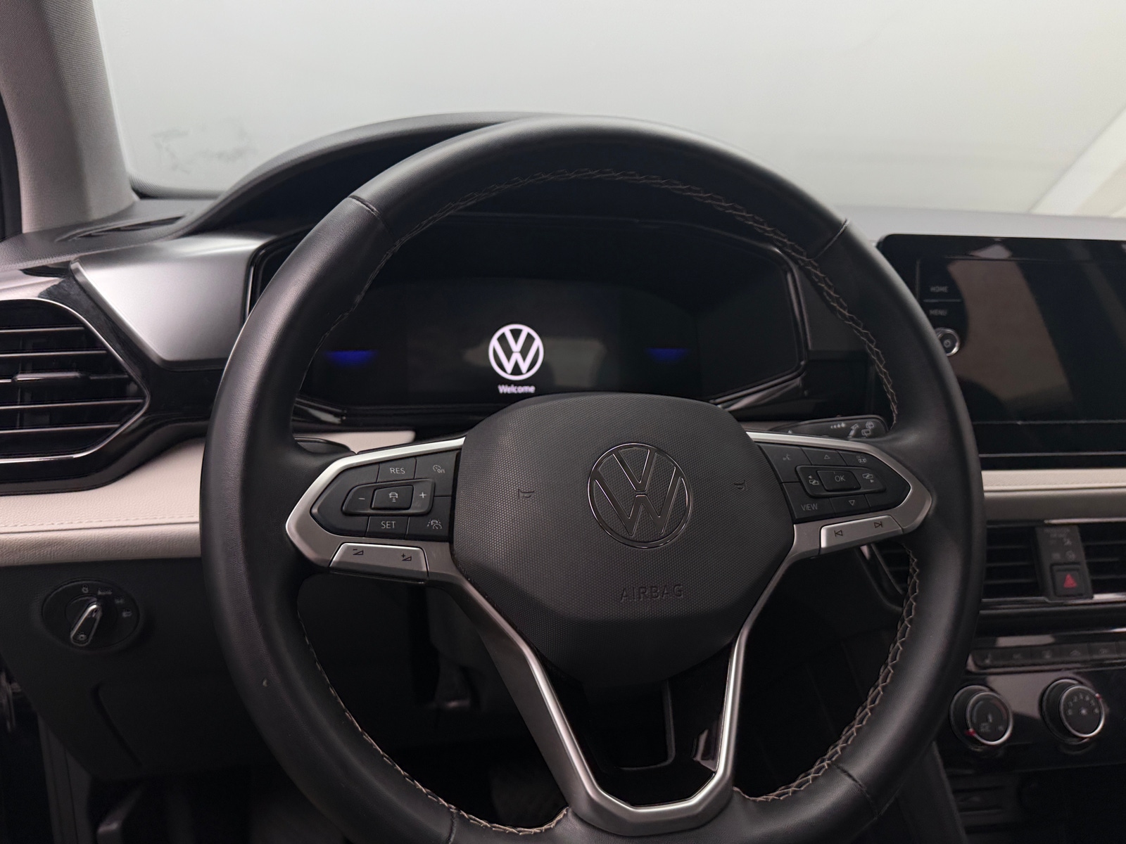 Thumbnail: 2025 Volkswagen Taos - 5