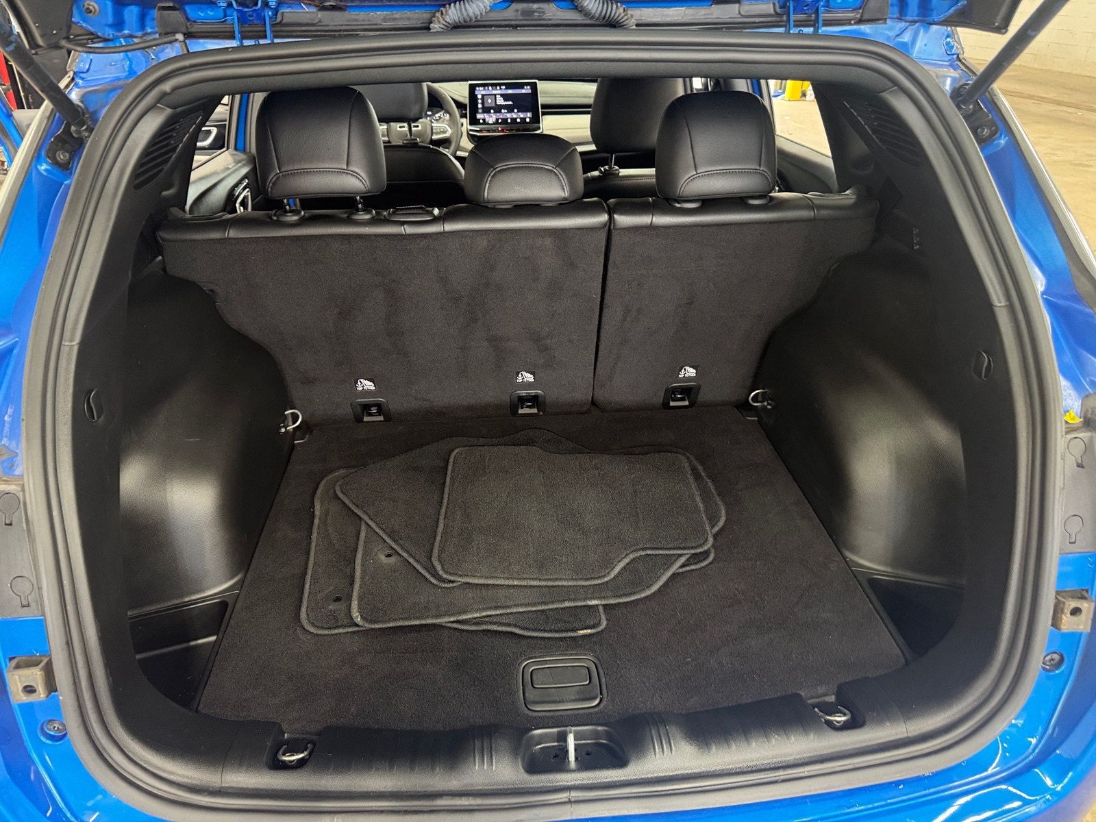 Thumbnail: 2023 Jeep Compass - 6