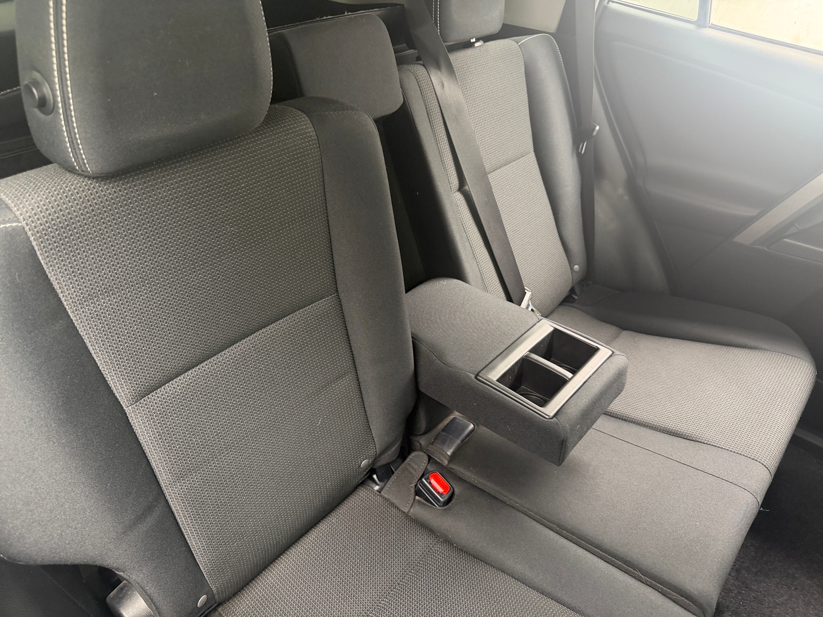 Thumbnail: 2018 Toyota RAV4 - 6