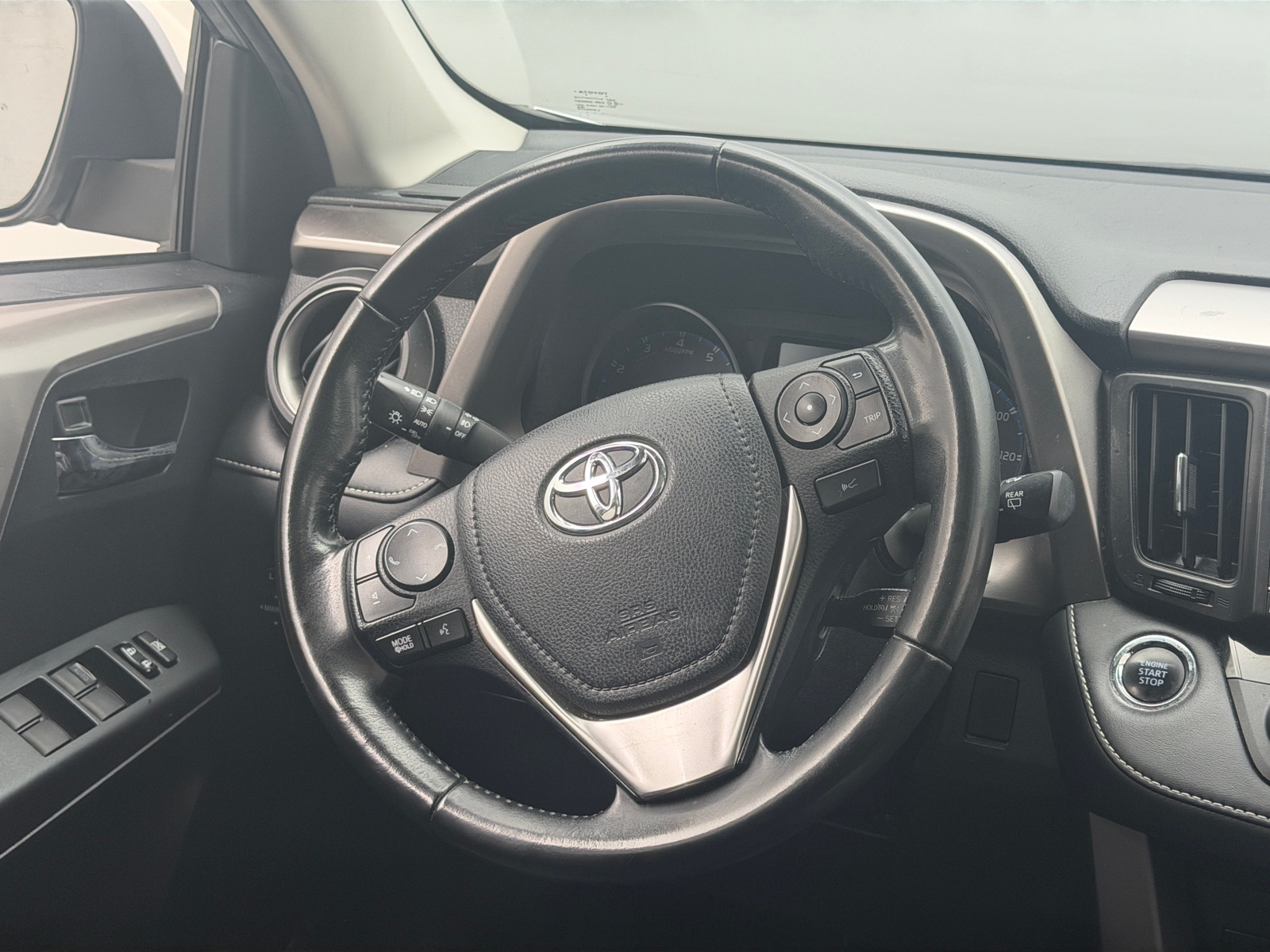 Thumbnail: 2018 Toyota RAV4 - 5