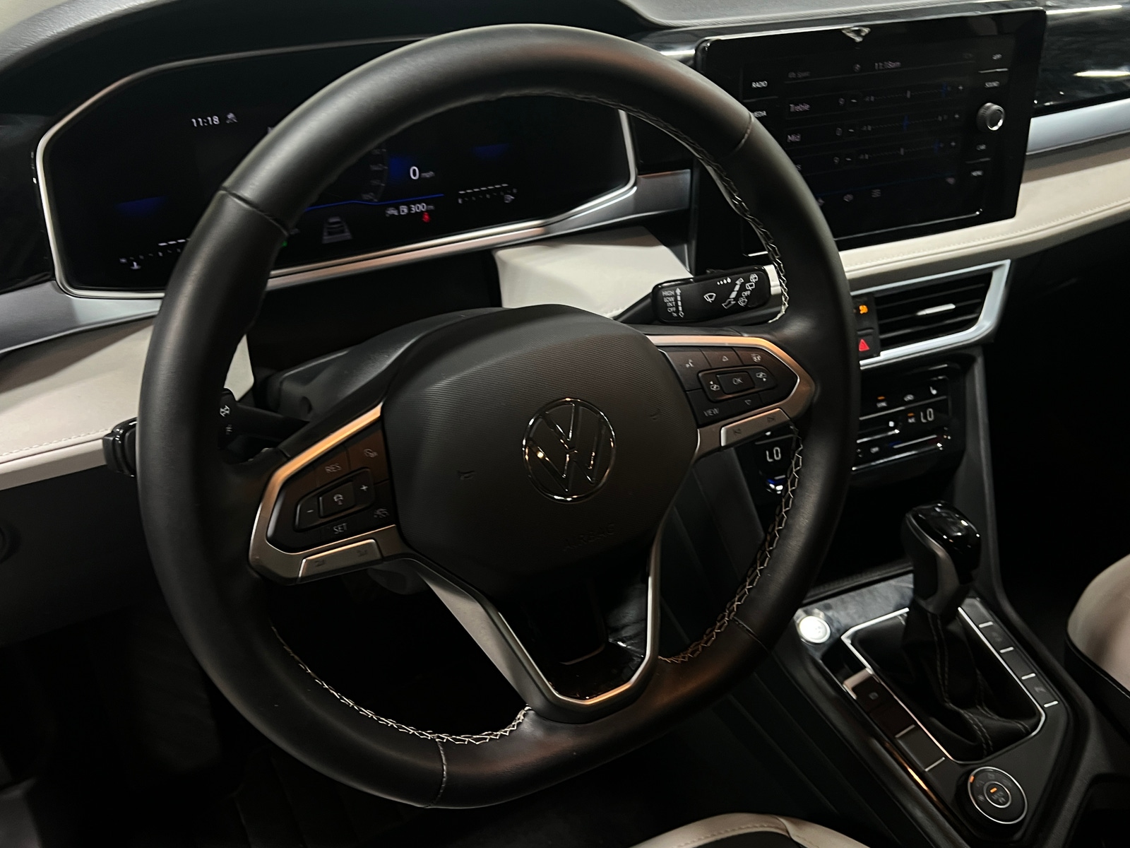 Thumbnail: 2026 Volkswagen Taos - 4