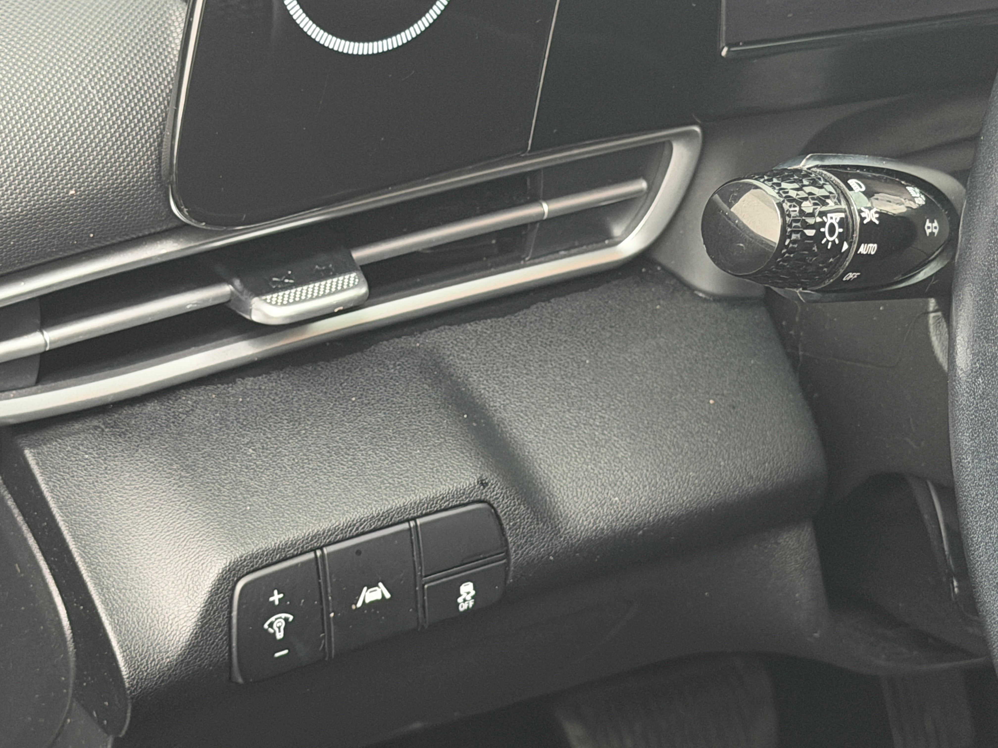 2021 Hyundai Elantra SEL - Photo 2