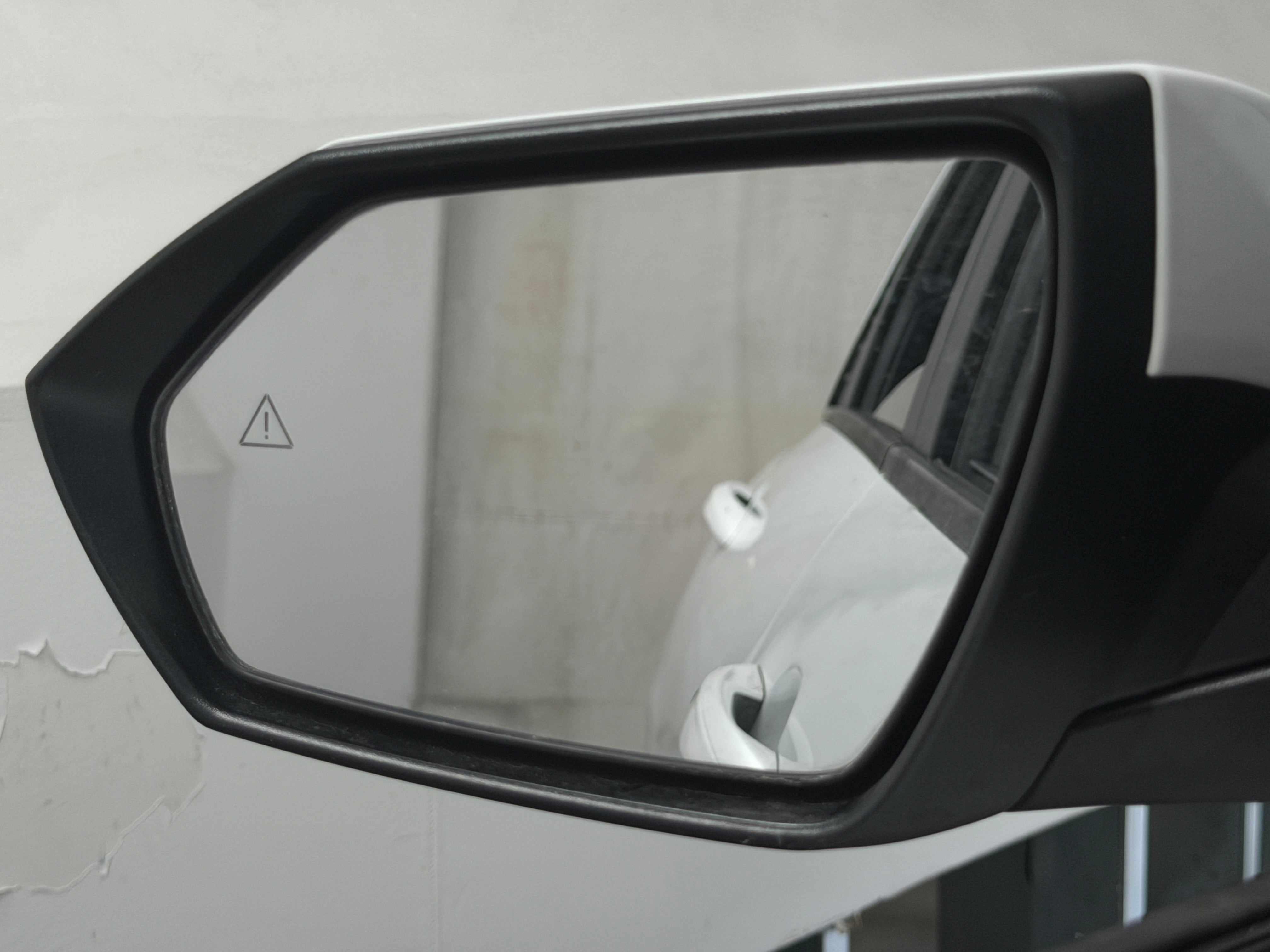 2021 Hyundai Elantra SEL - Photo 4