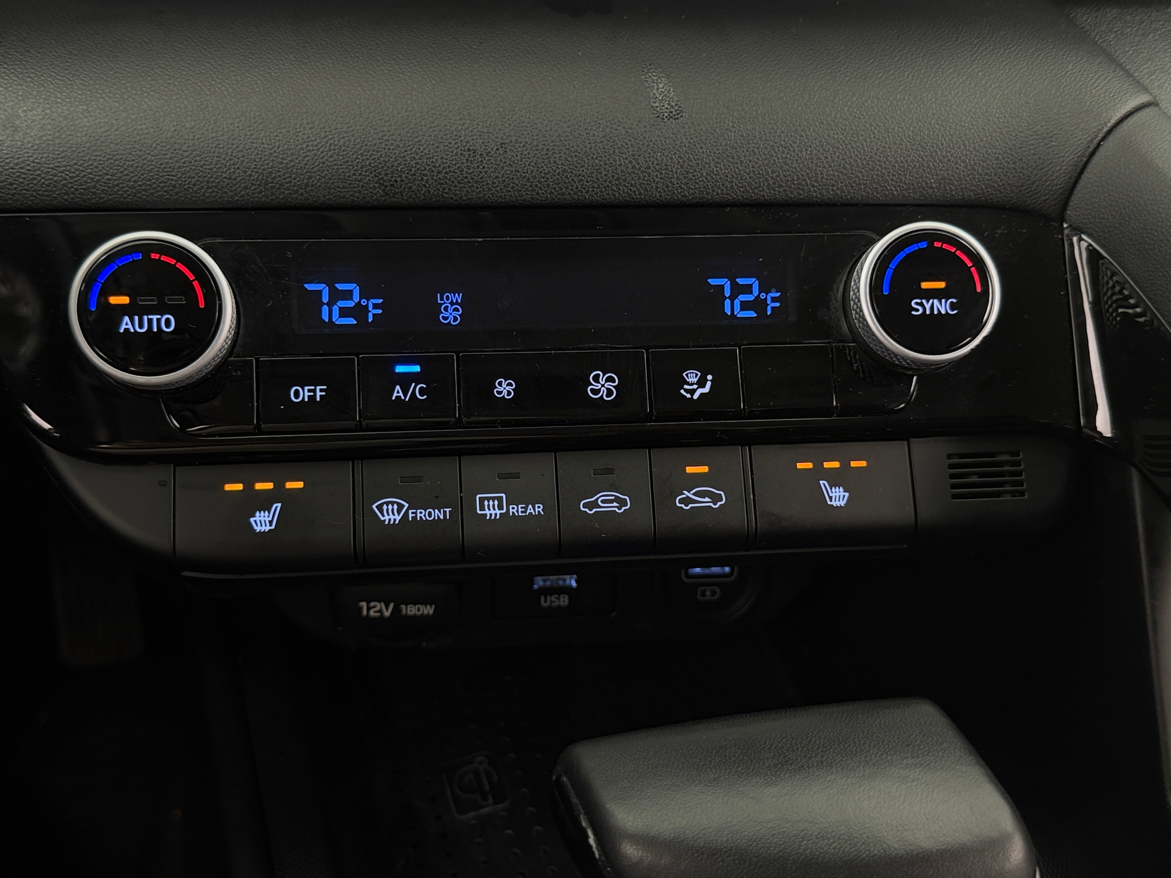 2021 Hyundai Elantra SEL - Photo 13
