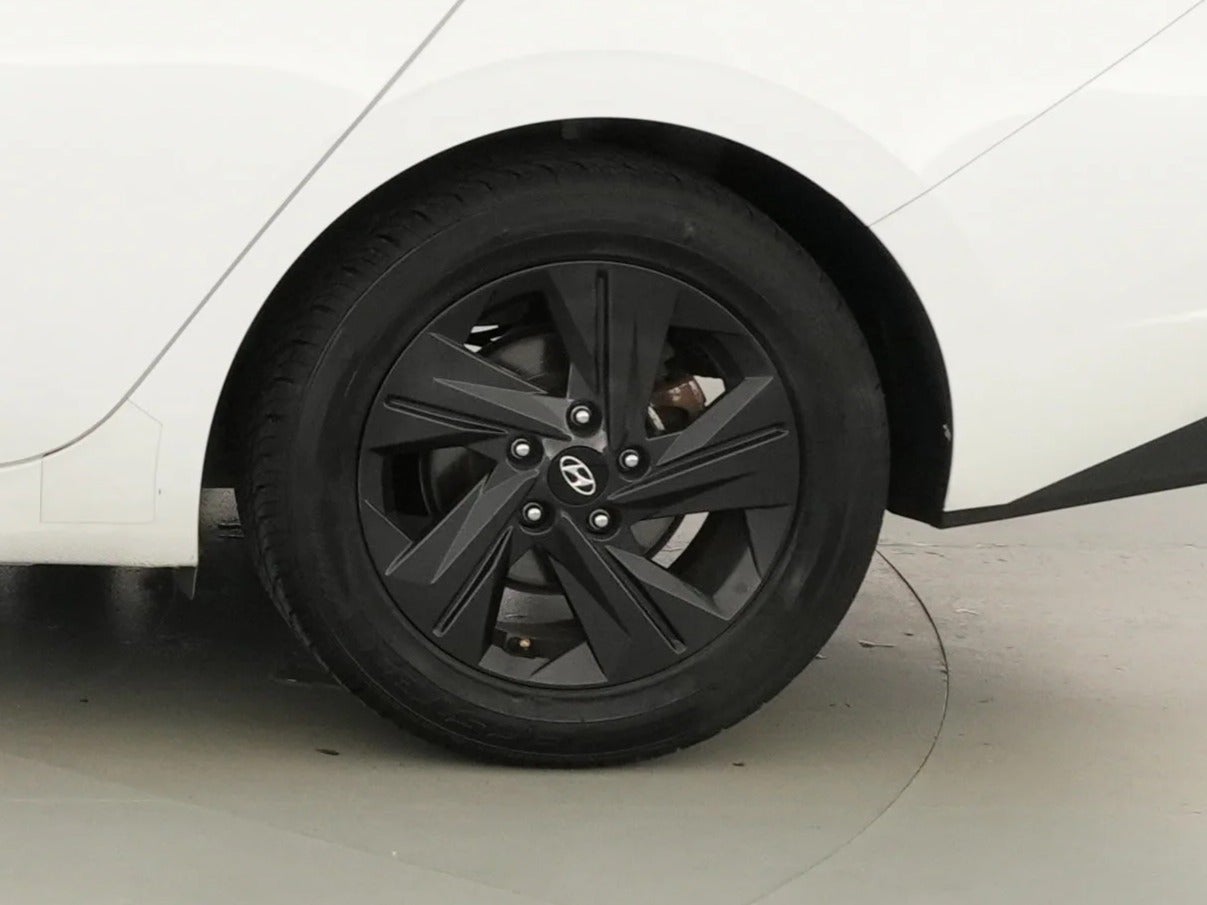 2021 Hyundai Elantra SEL - Photo 16