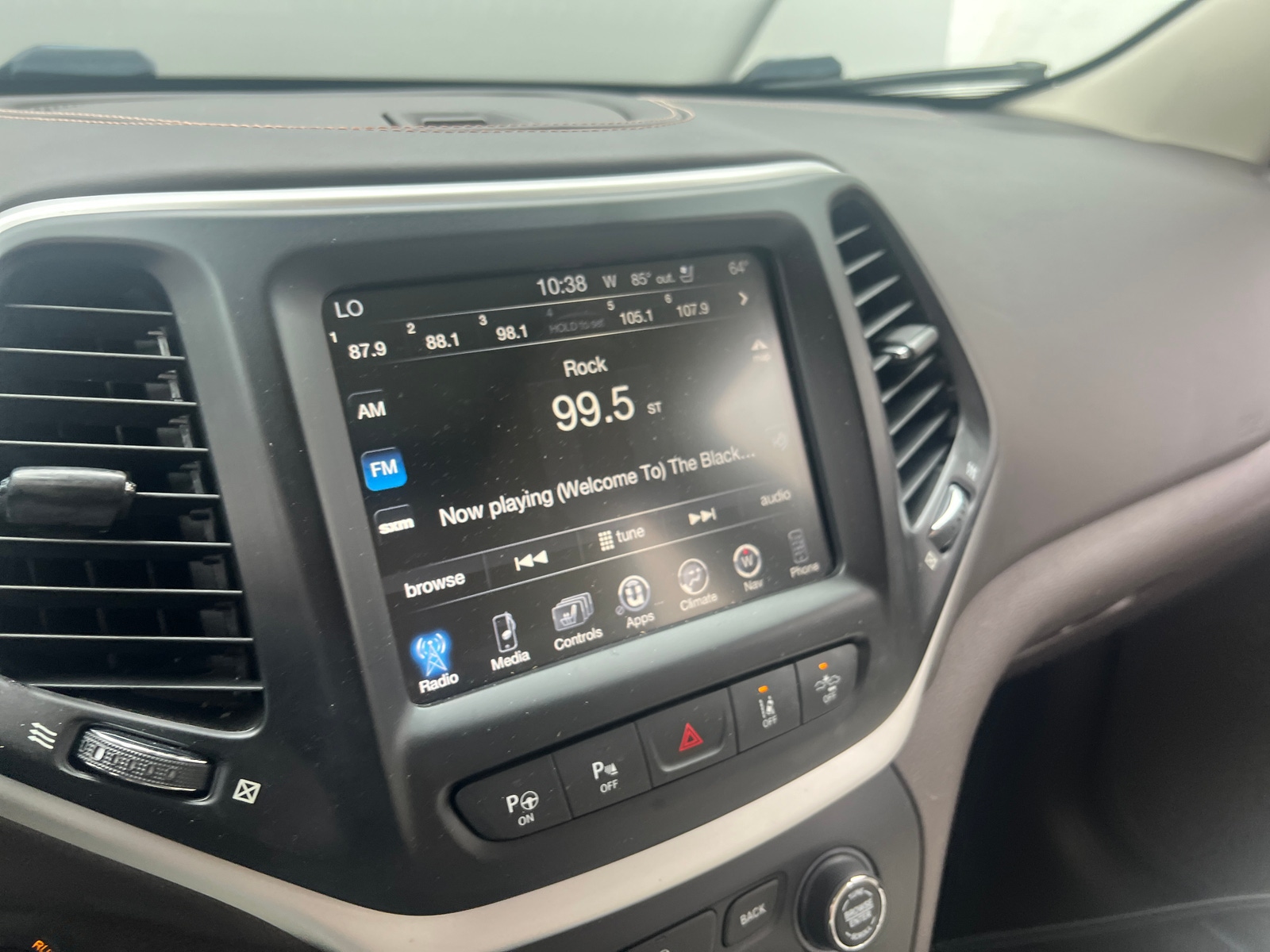 Thumbnail: 2017 Jeep Cherokee - 3