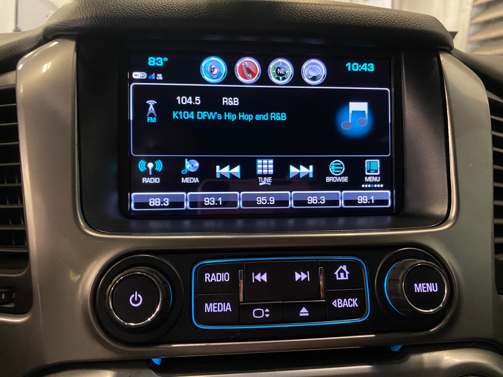 Thumbnail: 2018 Chevrolet Tahoe - 3