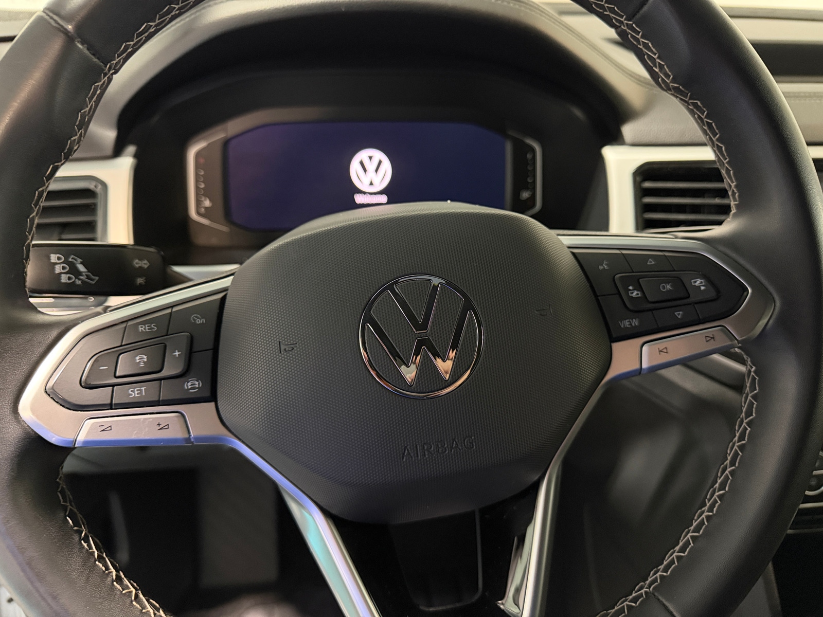 Thumbnail: 2022 Volkswagen Atlas - 4