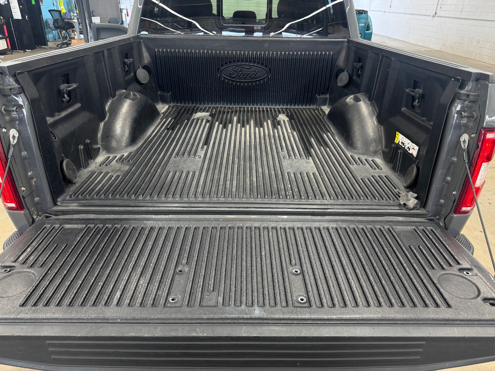 Thumbnail: 2020 Ford Econoline - 7