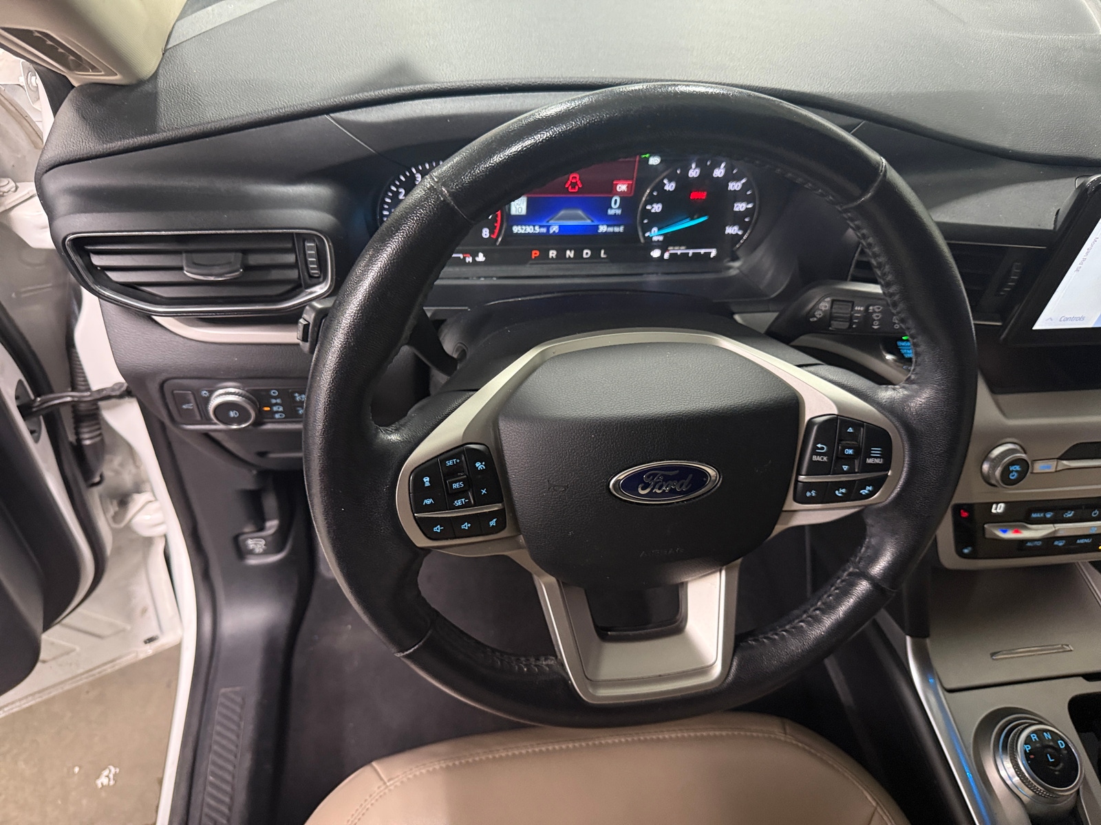 Thumbnail: 2021 Ford Explorer - 4