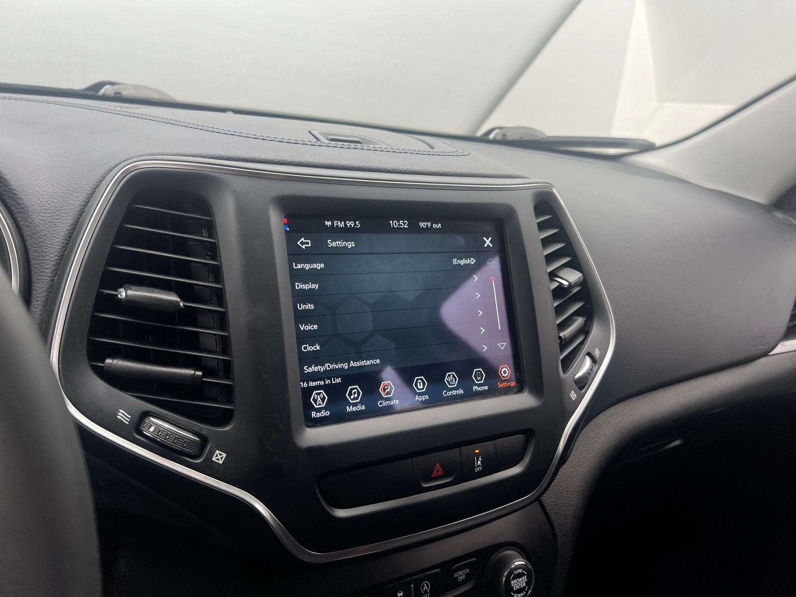 Thumbnail: 2022 Jeep Cherokee - 4